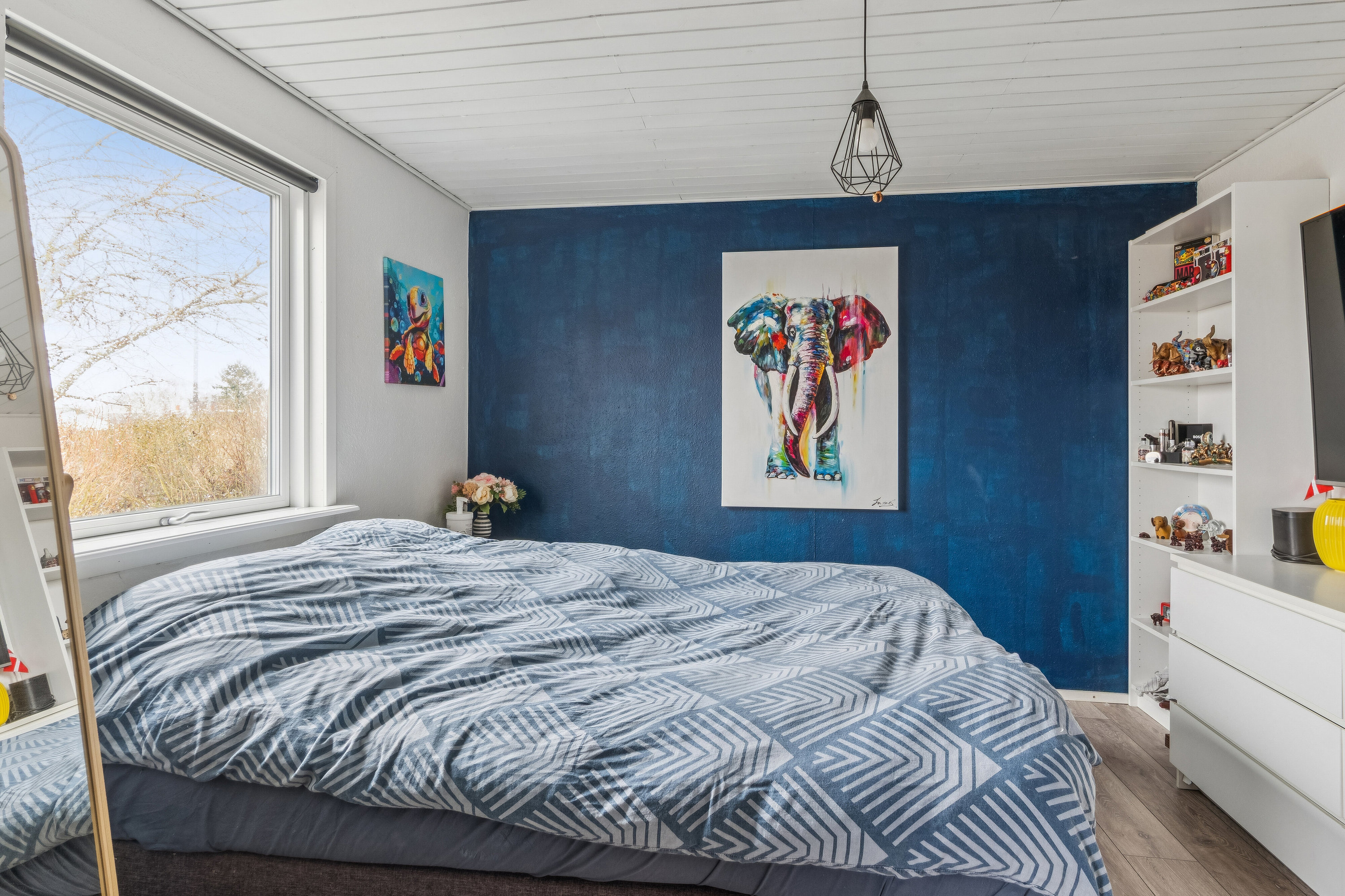 Fremhævet soveværelse billede i fuldskærmstilstand. Billede af Svalevej 3, 4591 Føllenslev