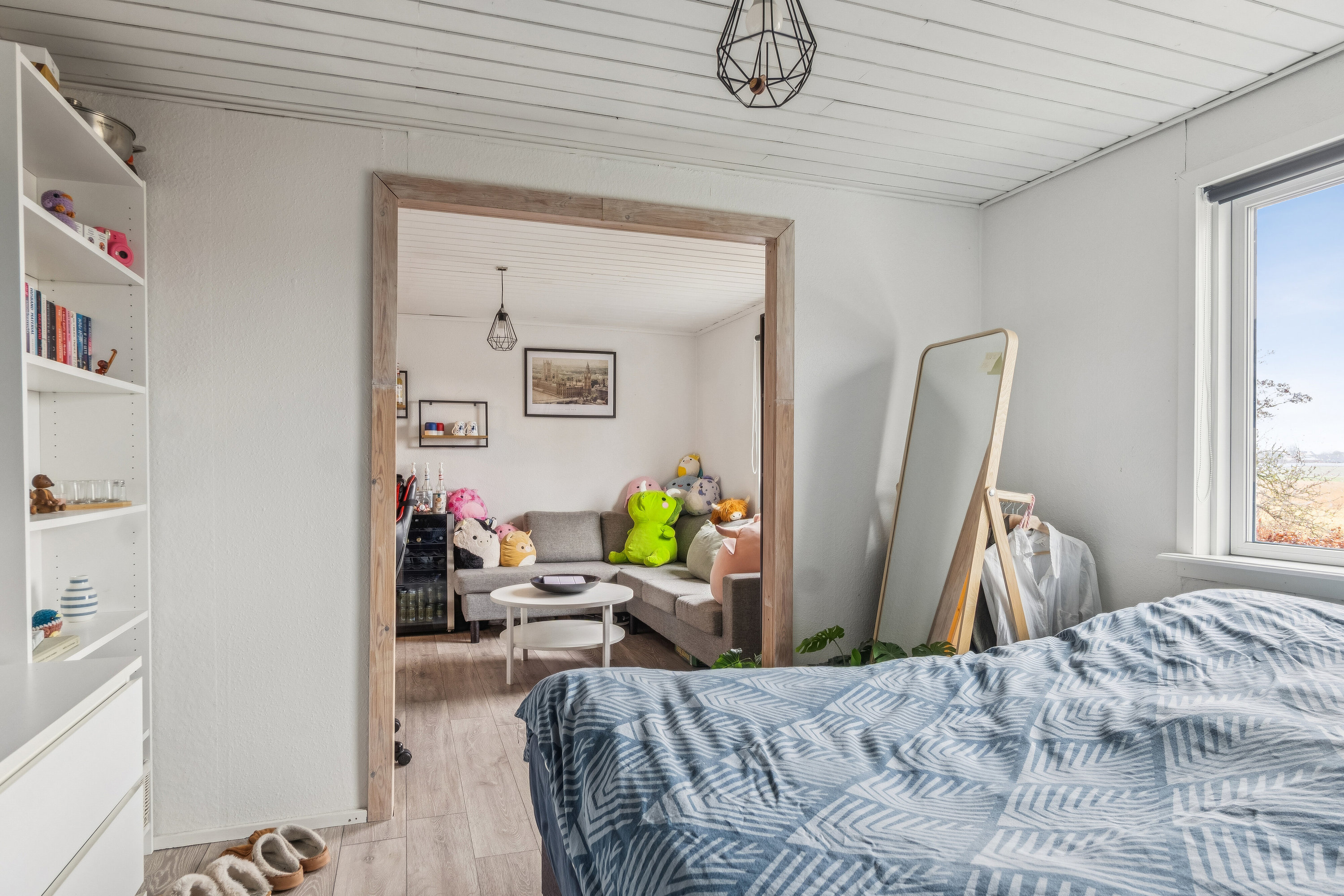 Fremhævet soveværelse billede i fuldskærmstilstand. Billede af Svalevej 3, 4591 Føllenslev