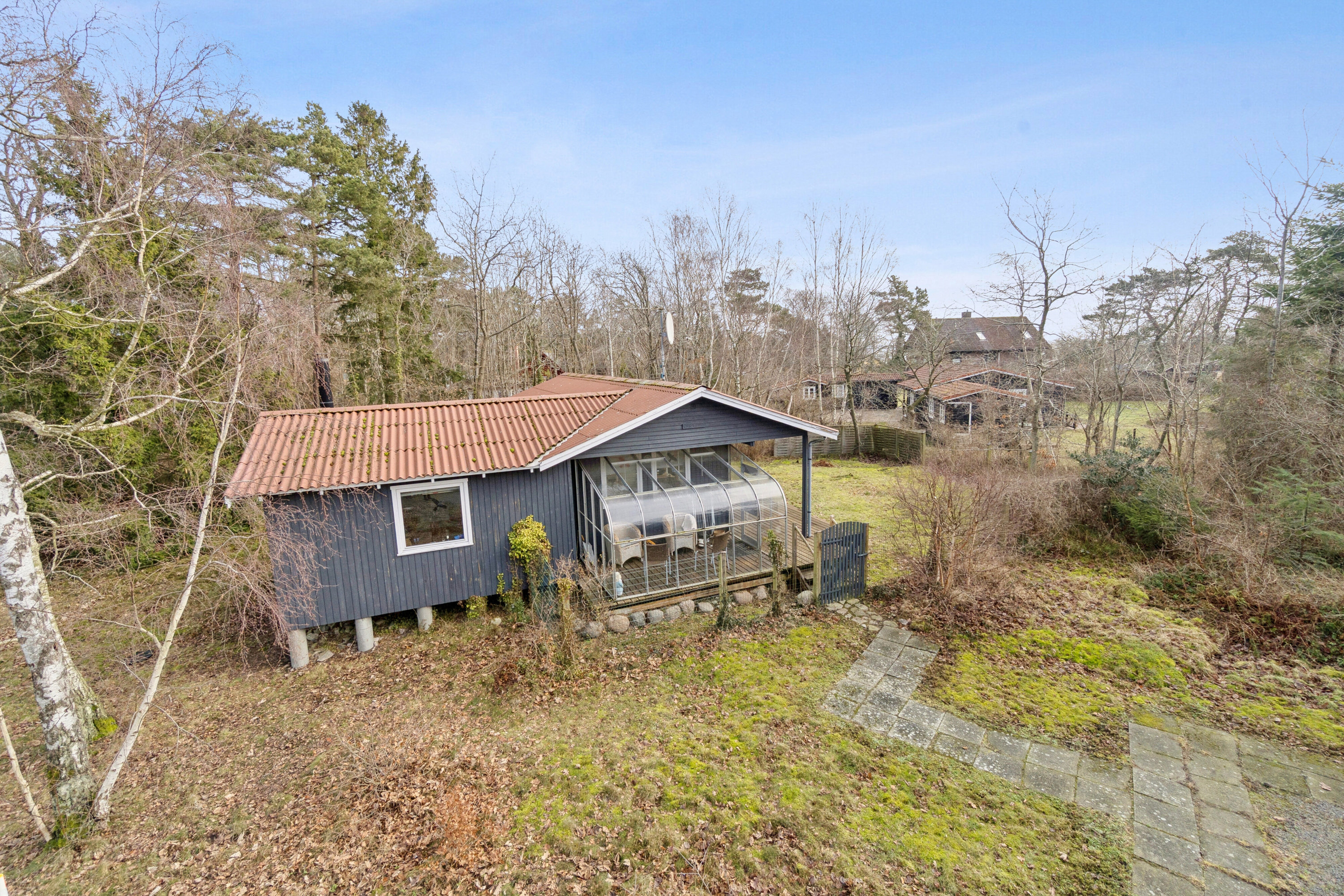 Fremhævet set fra vejen billede i fuldskærmstilstand. Billede af Myrevej 3, Balka, 3730 Nexø