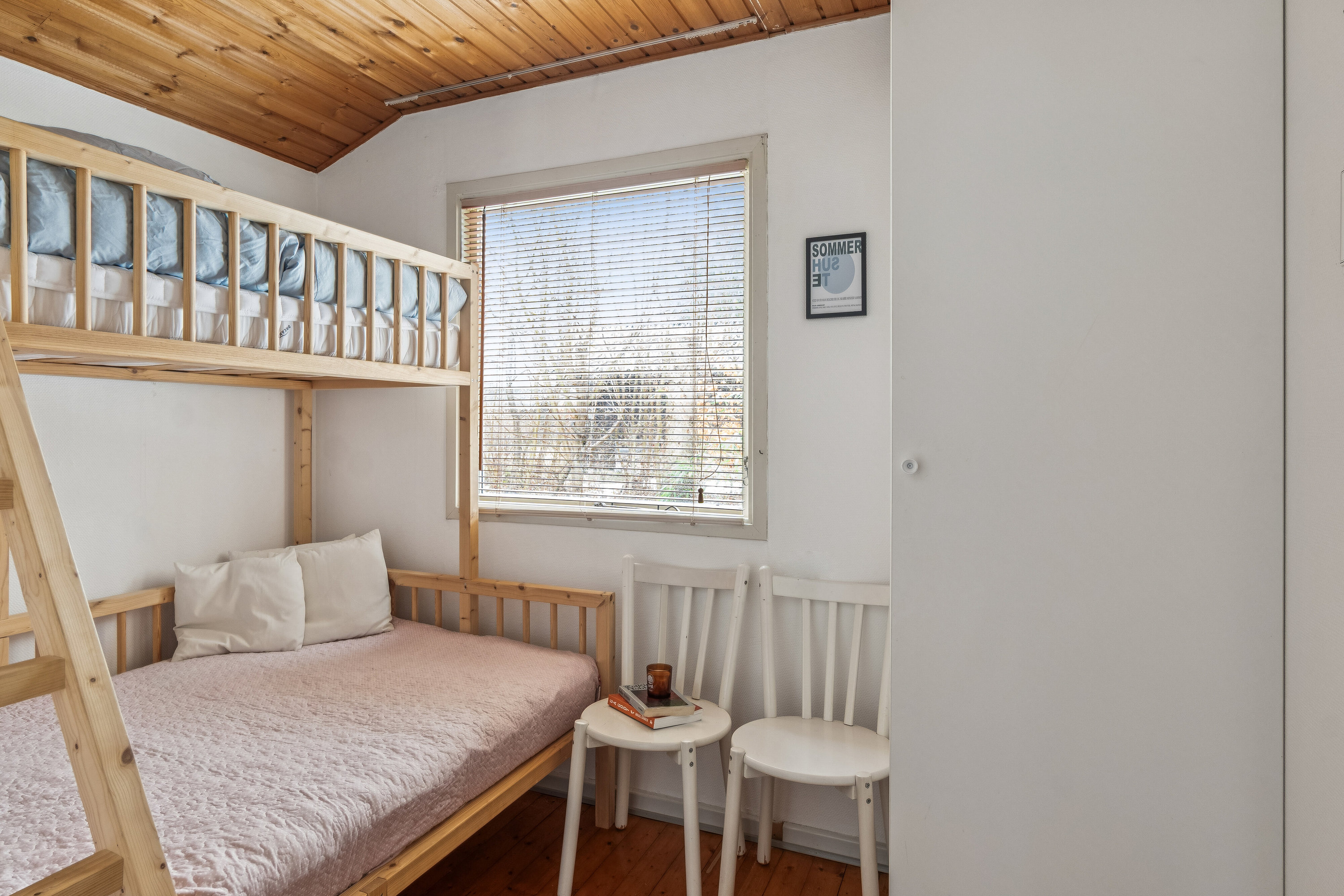 Fremhævet soveværelse billede i fuldskærmstilstand. Billede af Præstekrogen 7, Ordrup, 4540 Fårevejle