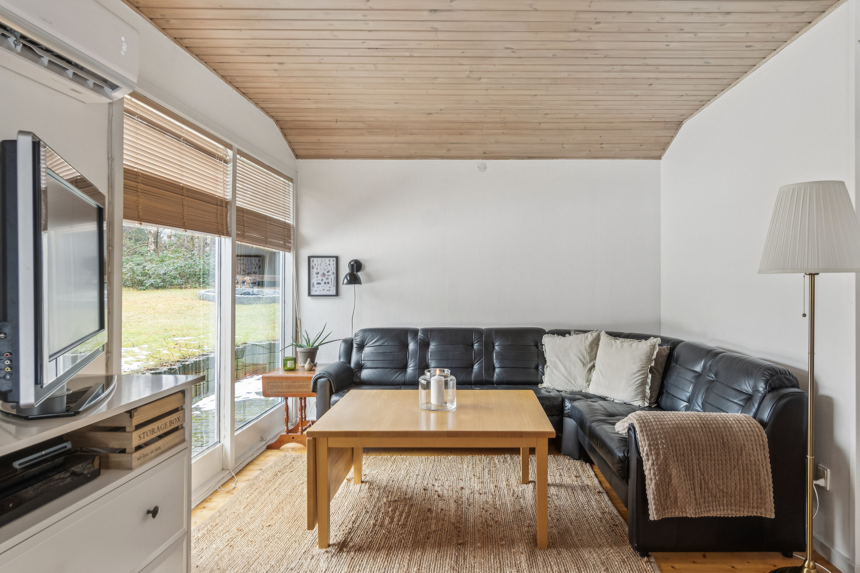 Fremhævet stue billede i fuldskærmstilstand. Billede af Præstekrogen 7, Ordrup, 4540 Fårevejle