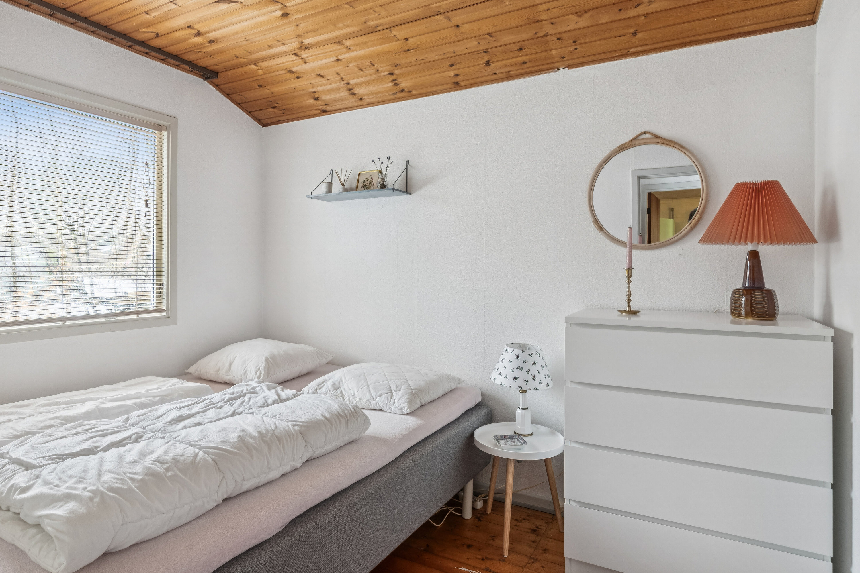 Fremhævet soveværelse billede i fuldskærmstilstand. Billede af Præstekrogen 7, Ordrup, 4540 Fårevejle