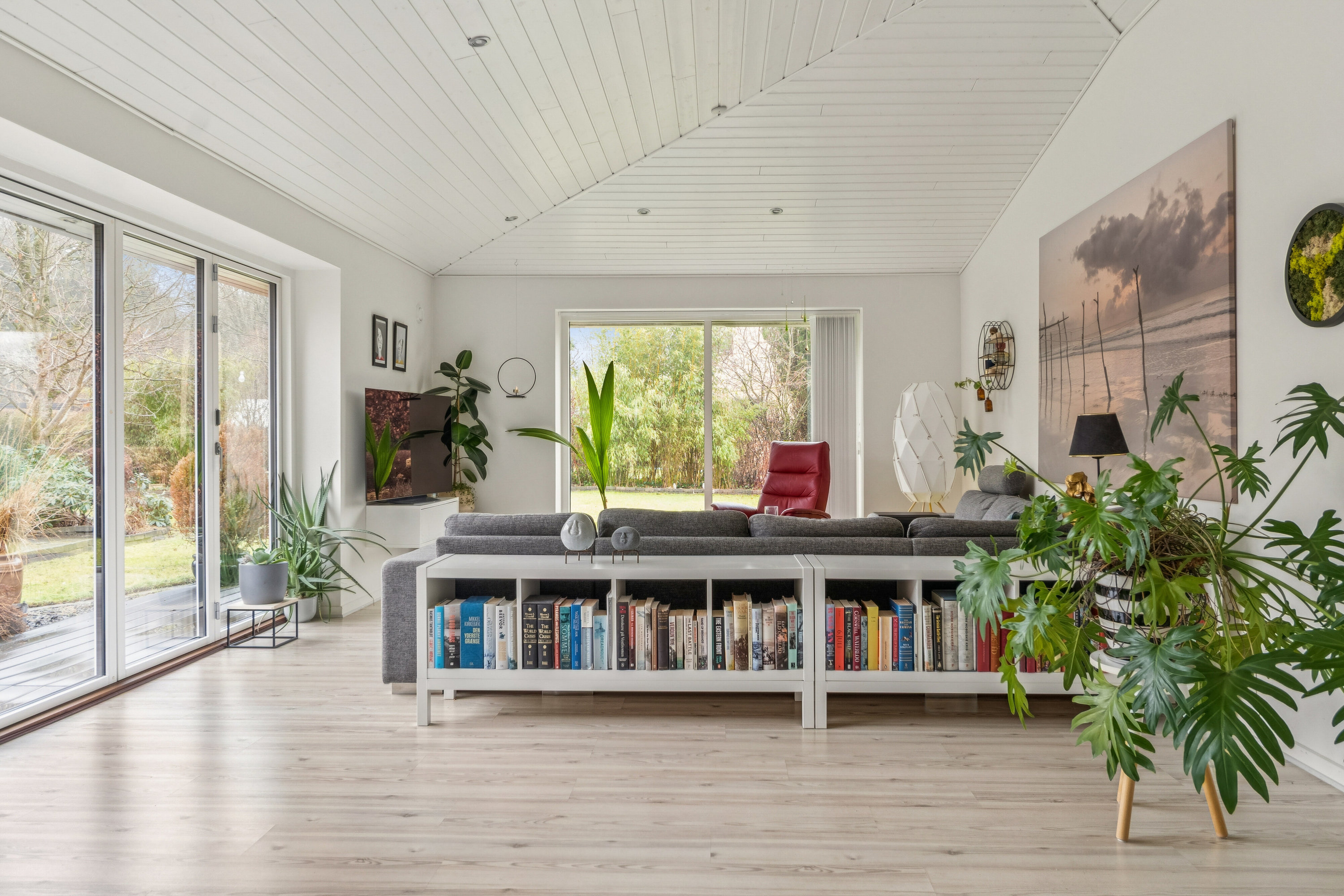 Fremhævet stue billede i fuldskærmstilstand. Billede af Smedegårdsvej 18, 7430 Ikast