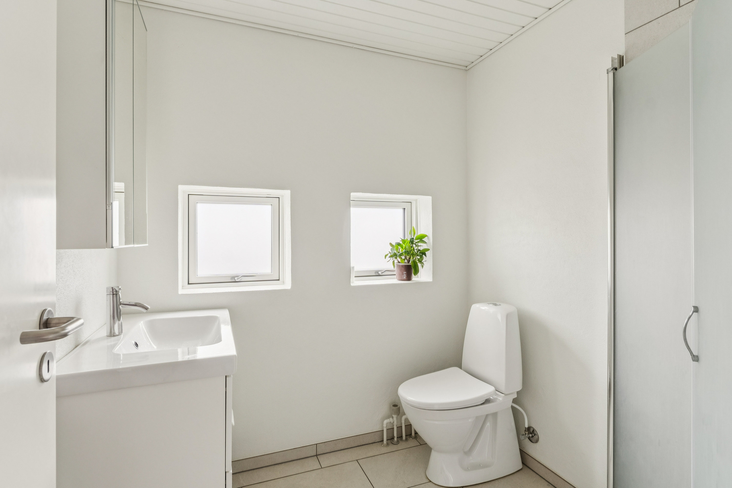 Fremhævet toilet billede i fuldskærmstilstand. Billede af Smedegårdsvej 18, 7430 Ikast