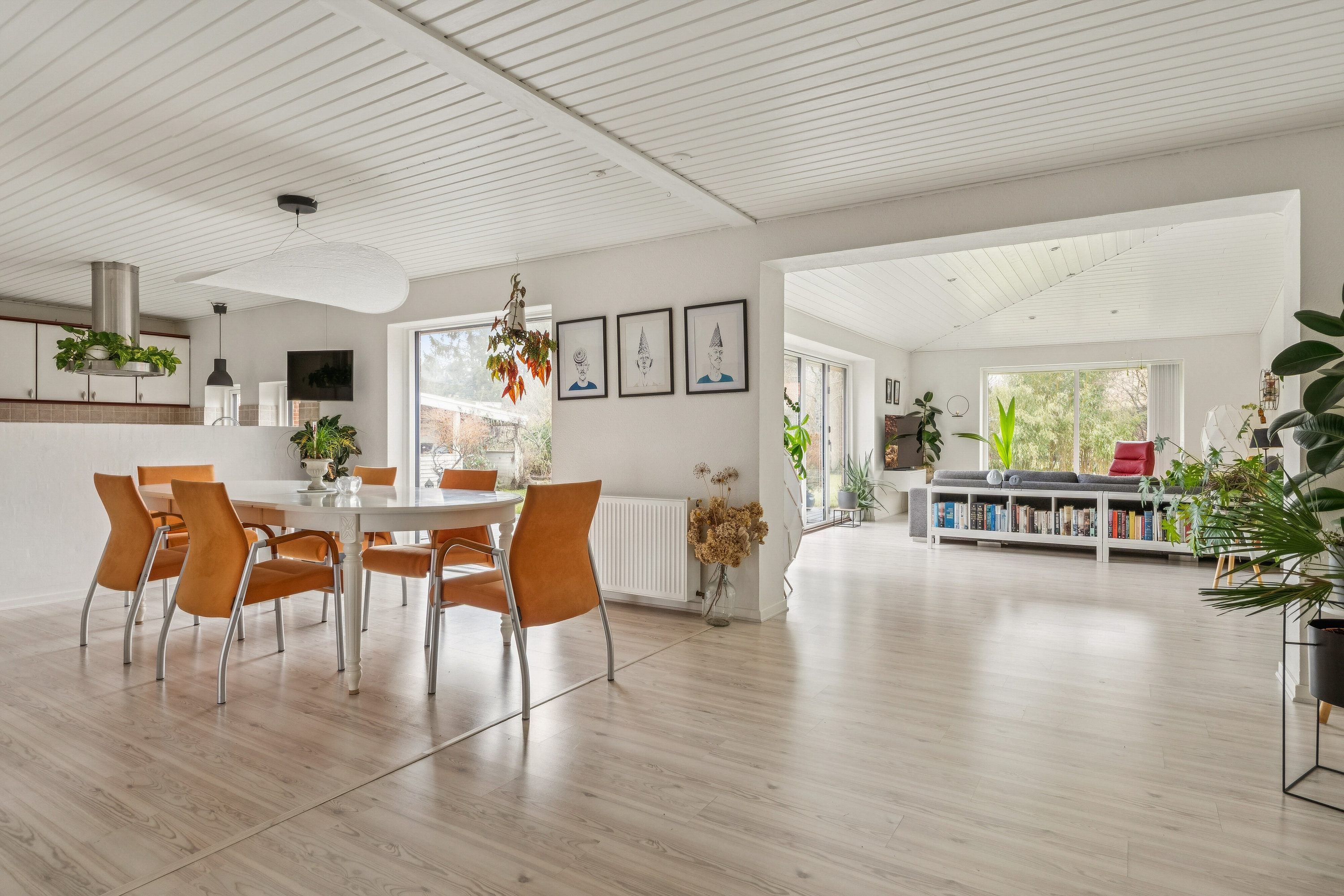 Fremhævet spisestue billede i fuldskærmstilstand. Billede af Smedegårdsvej 18, 7430 Ikast