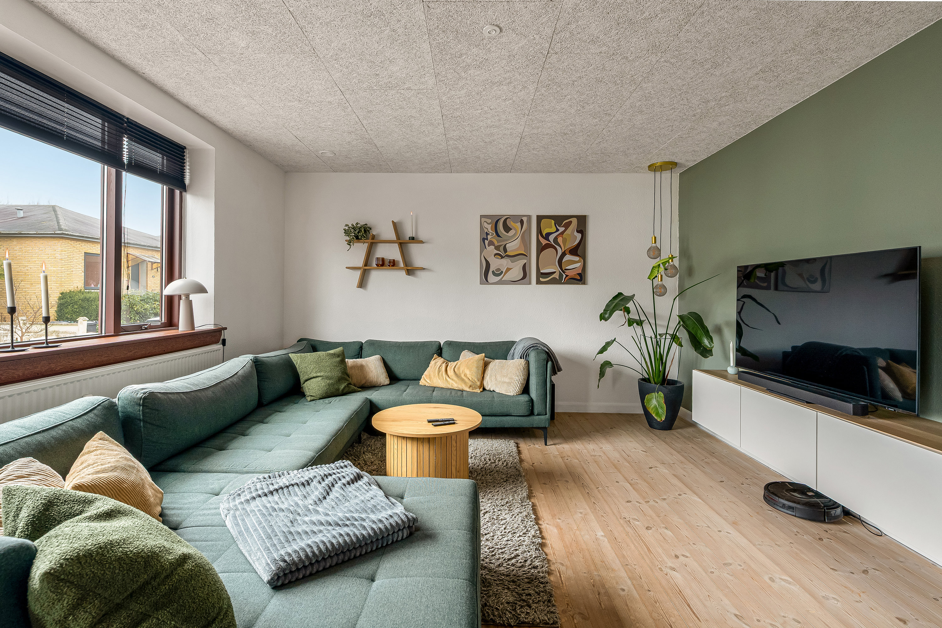 Fremhævet stue billede i fuldskærmstilstand. Billede af Vinkelgade 11, st.. tv., 7400 Herning