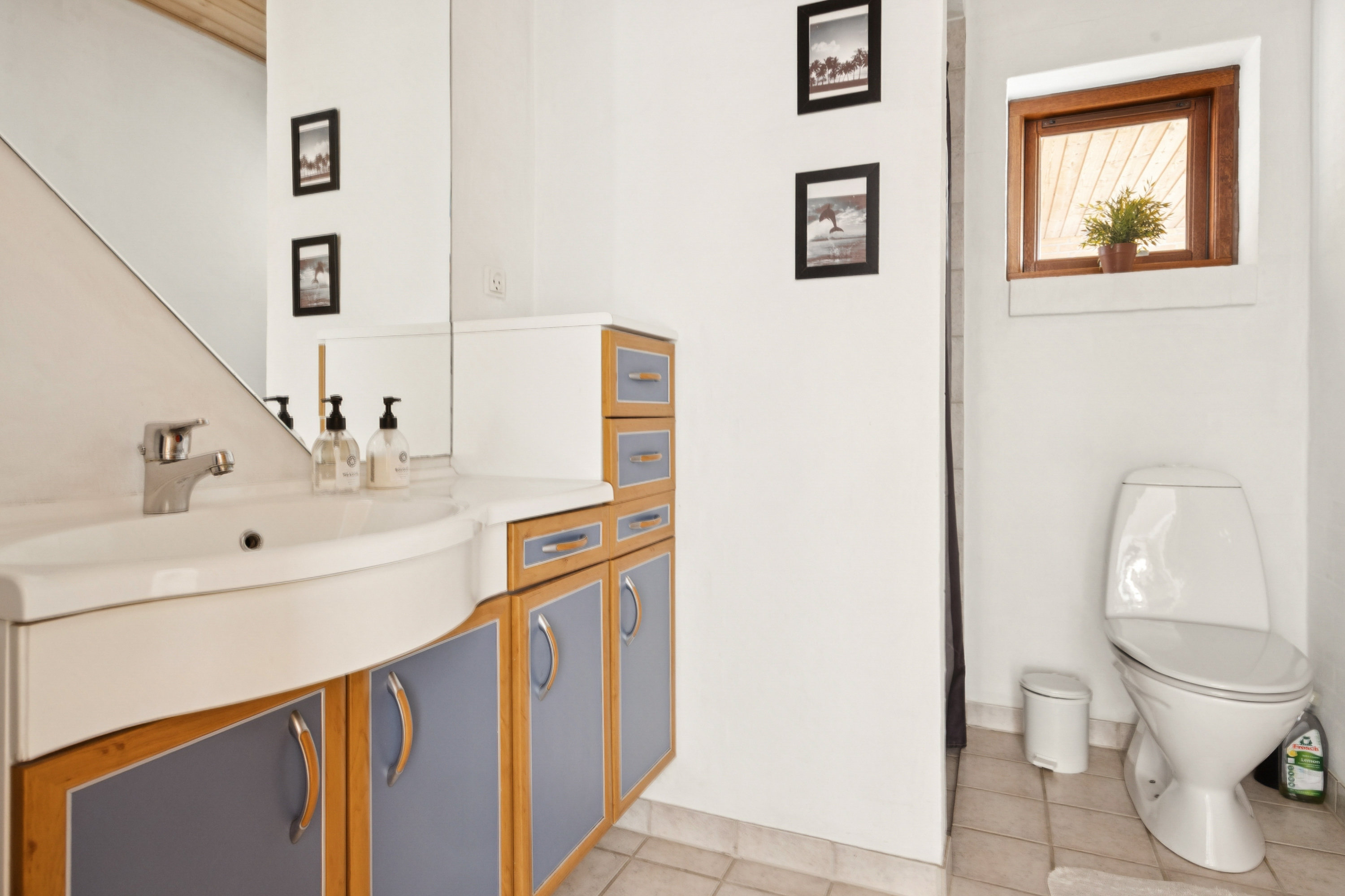 Fremhævet badeværelse billede i fuldskærmstilstand. Billede af Østermarken 159, 9320 Hjallerup