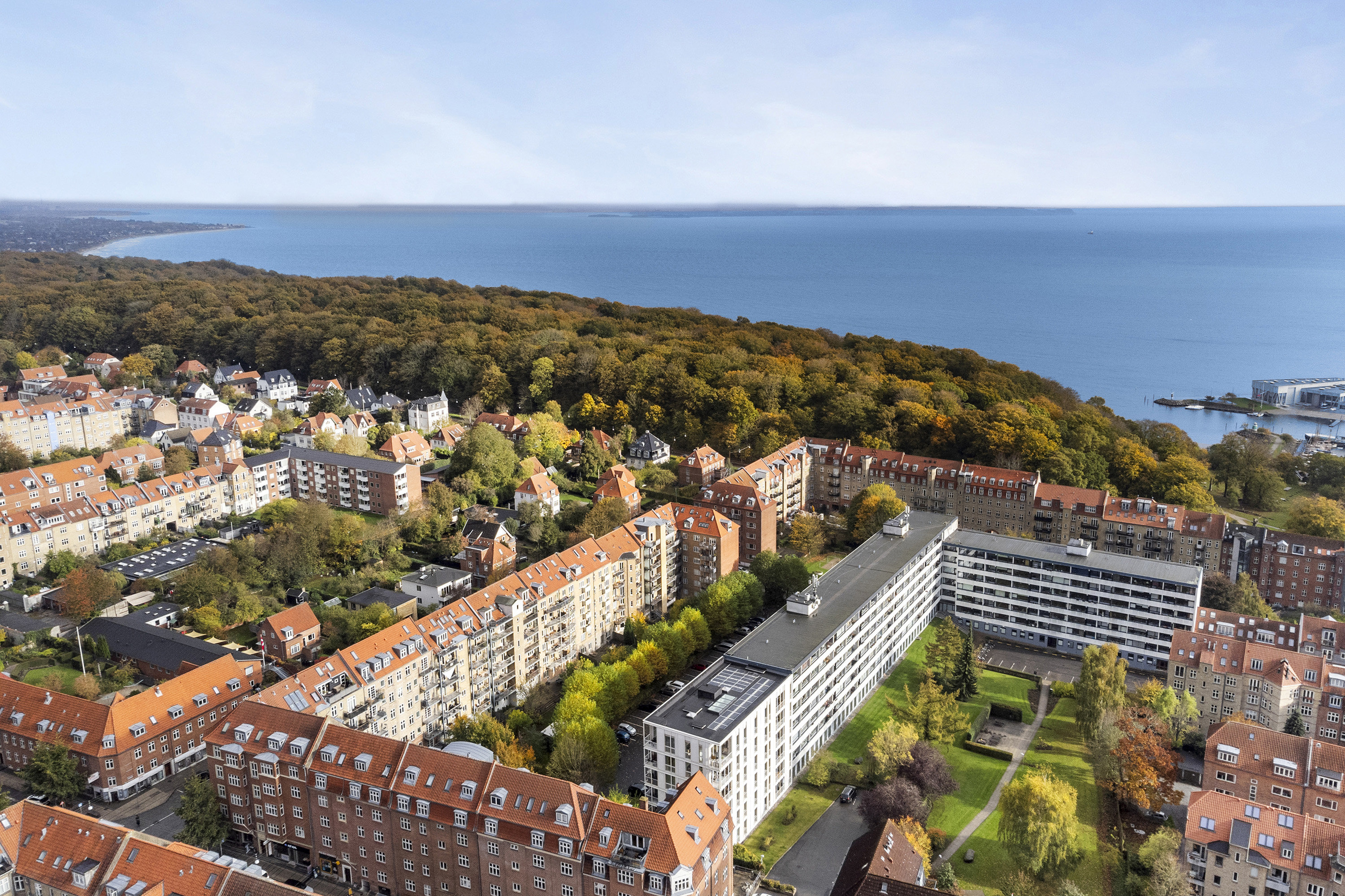Fremhævet street view billede i fuldskærmstilstand. Billede af Edouard Suensons Gade 6, 1. u., Trøjborg, 8200 Aarhus N