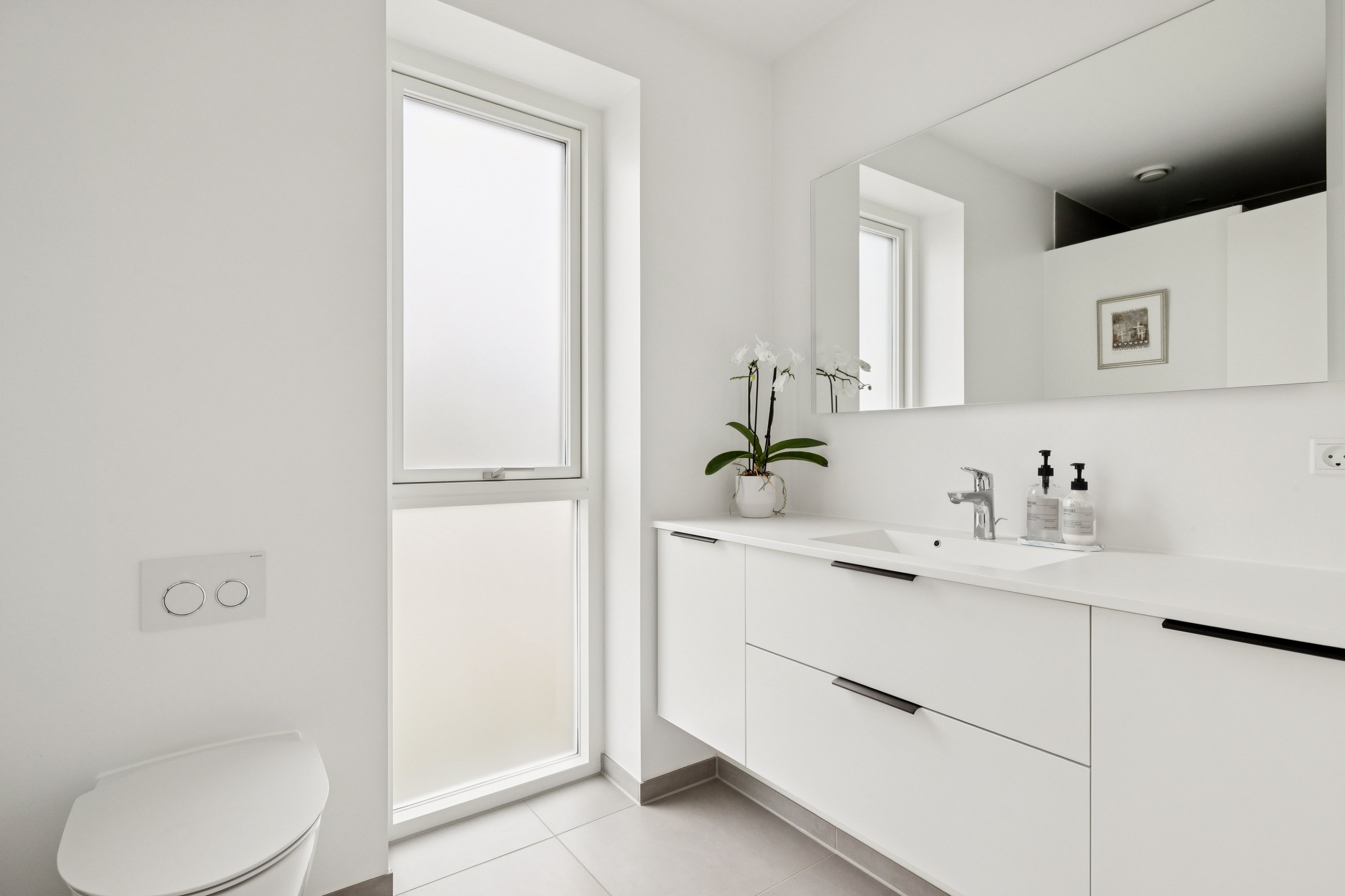 Fremhævet badeværelse billede i fuldskærmstilstand. Billede af Hvidkløverhøjen 43, Gram, 8660 Skanderborg