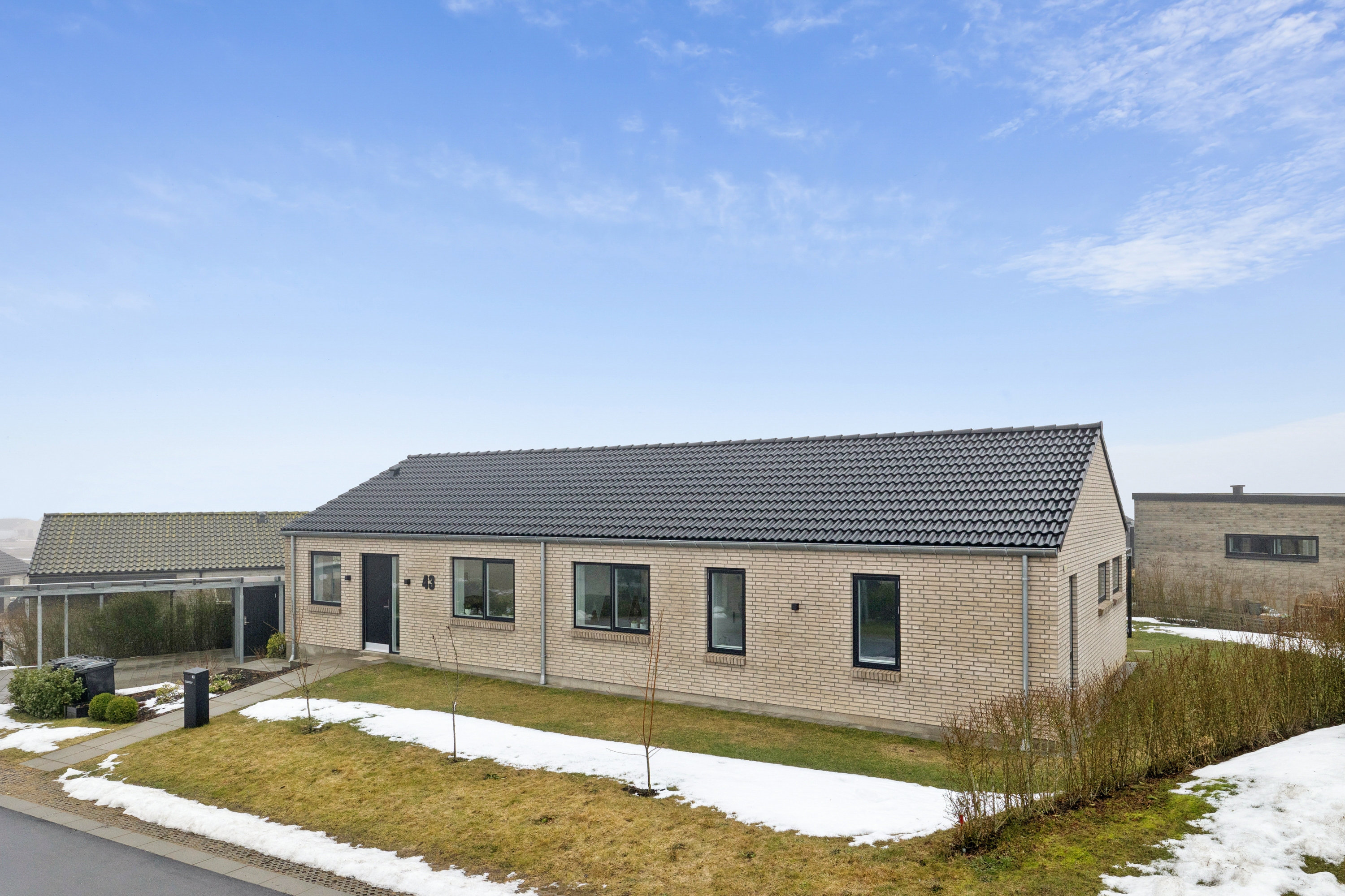 Fremhævet ejendommen billede i fuldskærmstilstand. Billede af Hvidkløverhøjen 43, Gram, 8660 Skanderborg