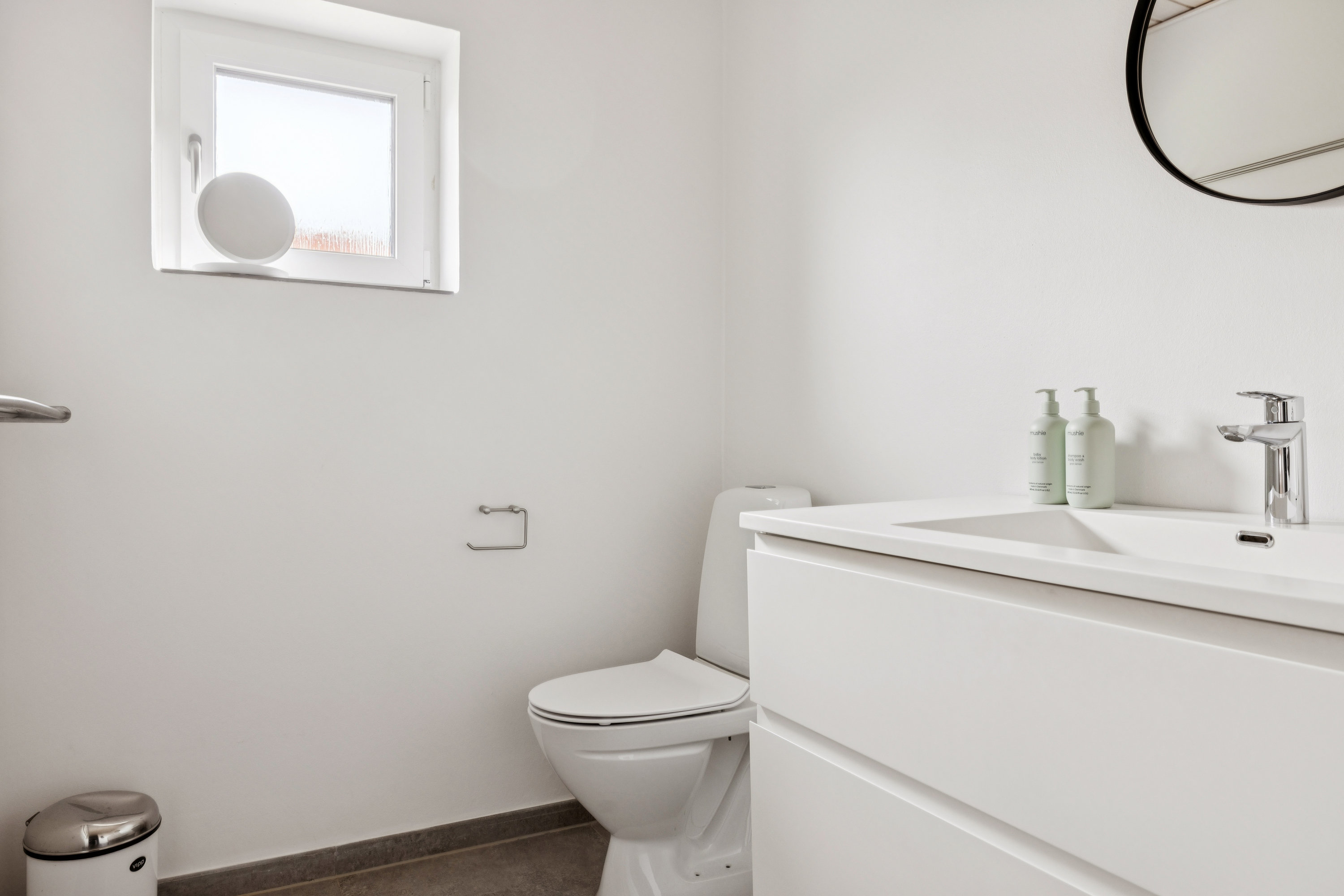 Fremhævet badeværelse billede i fuldskærmstilstand. Billede af Heimdalsvænget 8, 5610 Assens