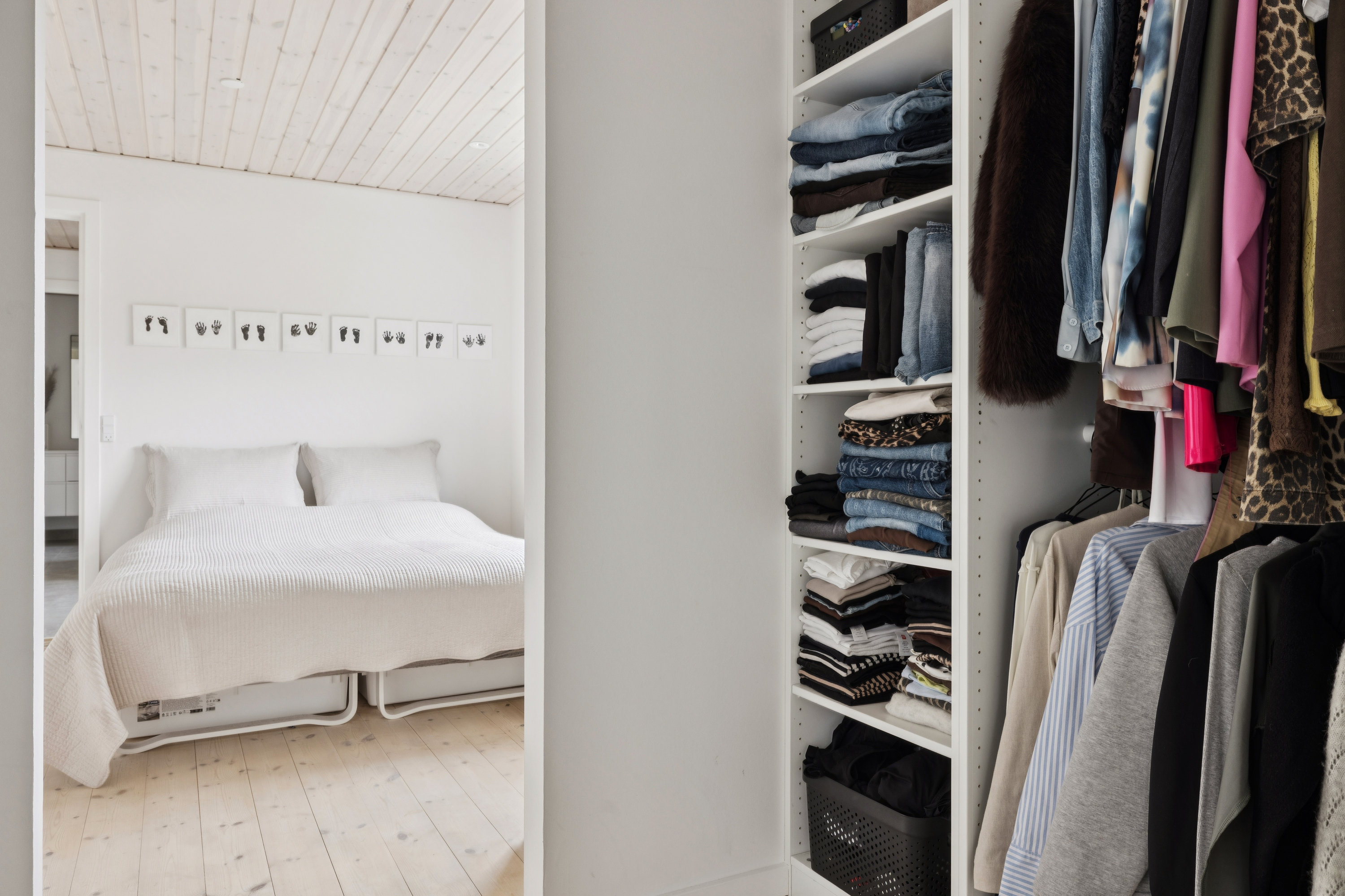 Fremhævet walkin closet billede i fuldskærmstilstand. Billede af Heimdalsvænget 8, 5610 Assens