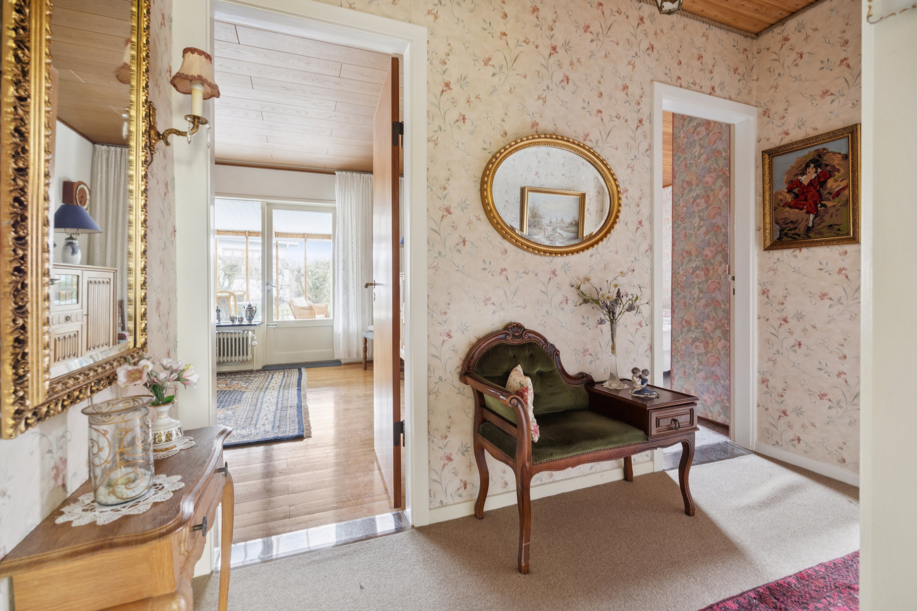 Fremhævet stue billede i fuldskærmstilstand. Billede af Klokkelyngen 4, 9400 Nørresundby