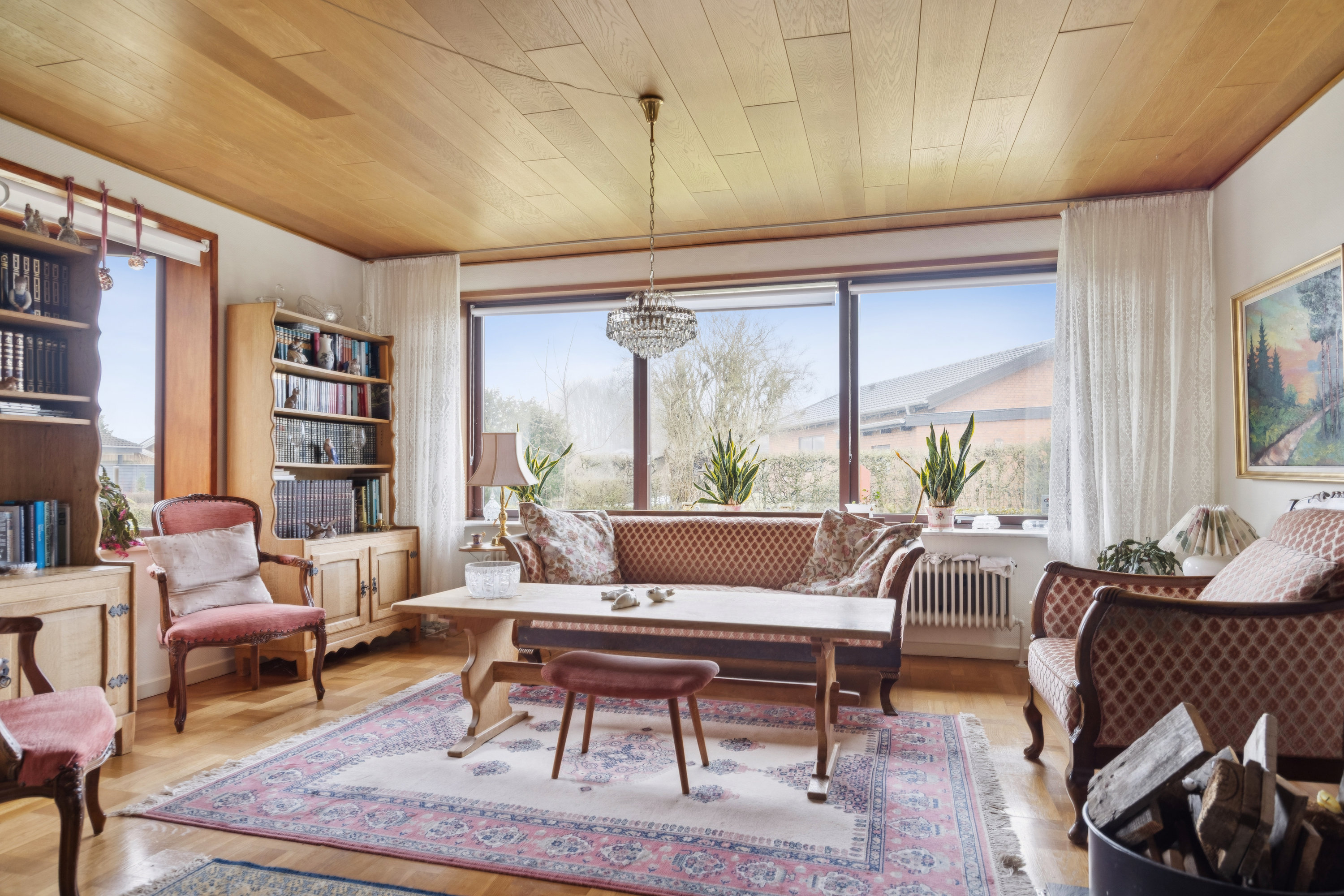 Fremhævet stue billede i fuldskærmstilstand. Billede af Klokkelyngen 4, 9400 Nørresundby