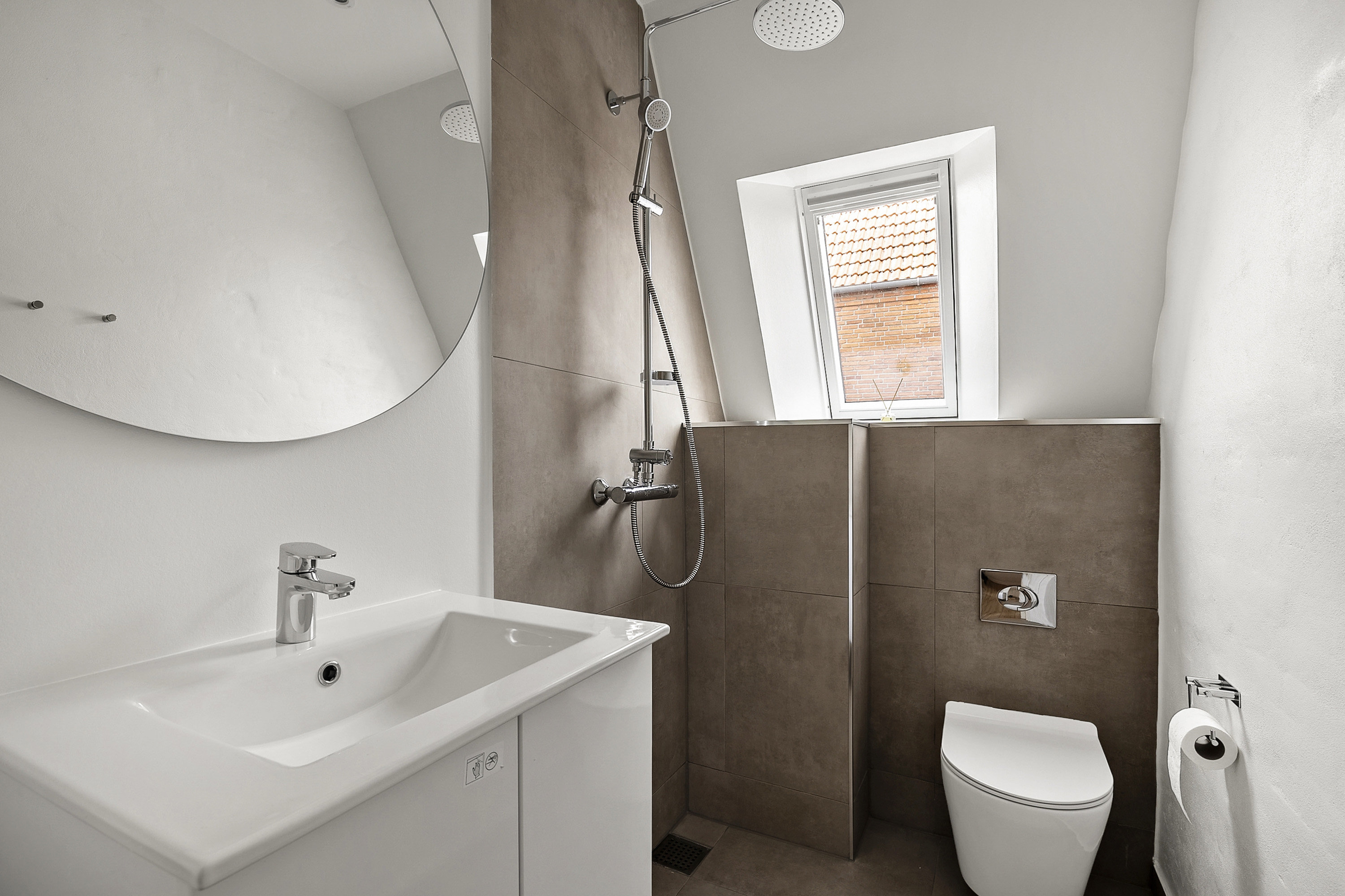 Fremhævet badeværelse billede i fuldskærmstilstand. Billede af Holmehusvej 71, 2. th., 5000 Odense C