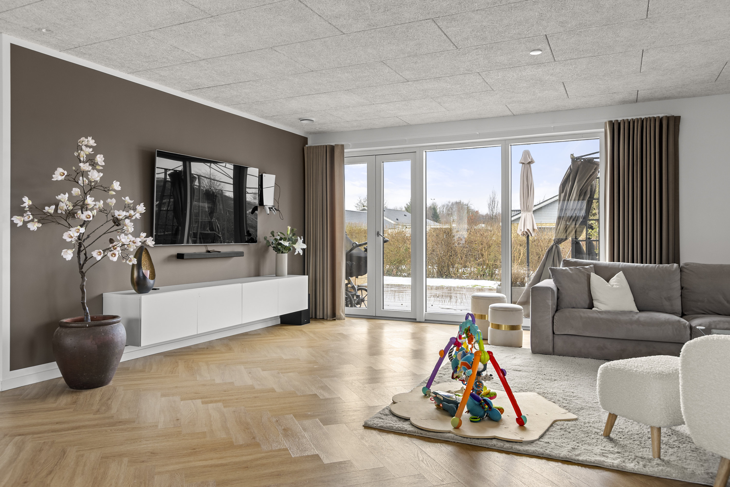 Fremhævet stue billede i fuldskærmstilstand. Billede af Fyrrevænget 30, 4293 Dianalund