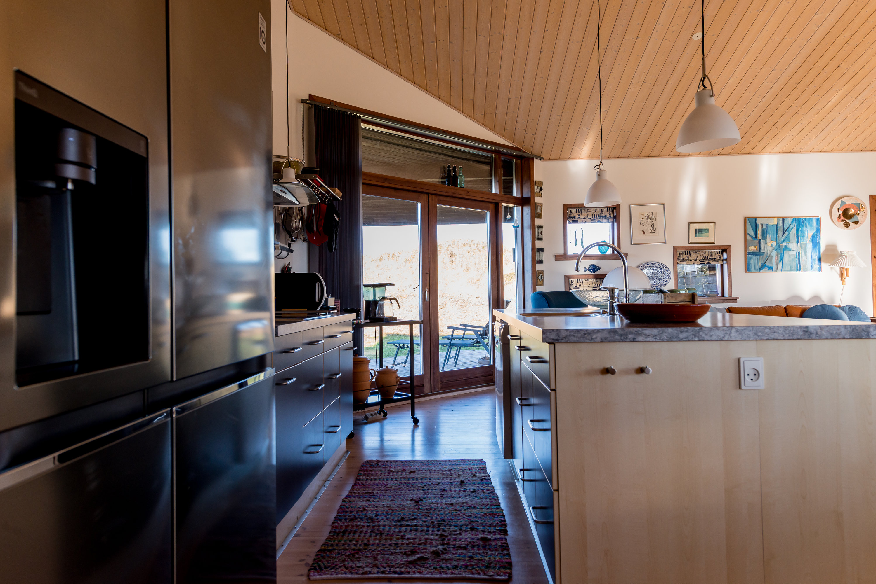 Fremhævet køkken-alrum billede i fuldskærmstilstand. Billede af Krageengen 7, Tornby, 9850 Hirtshals