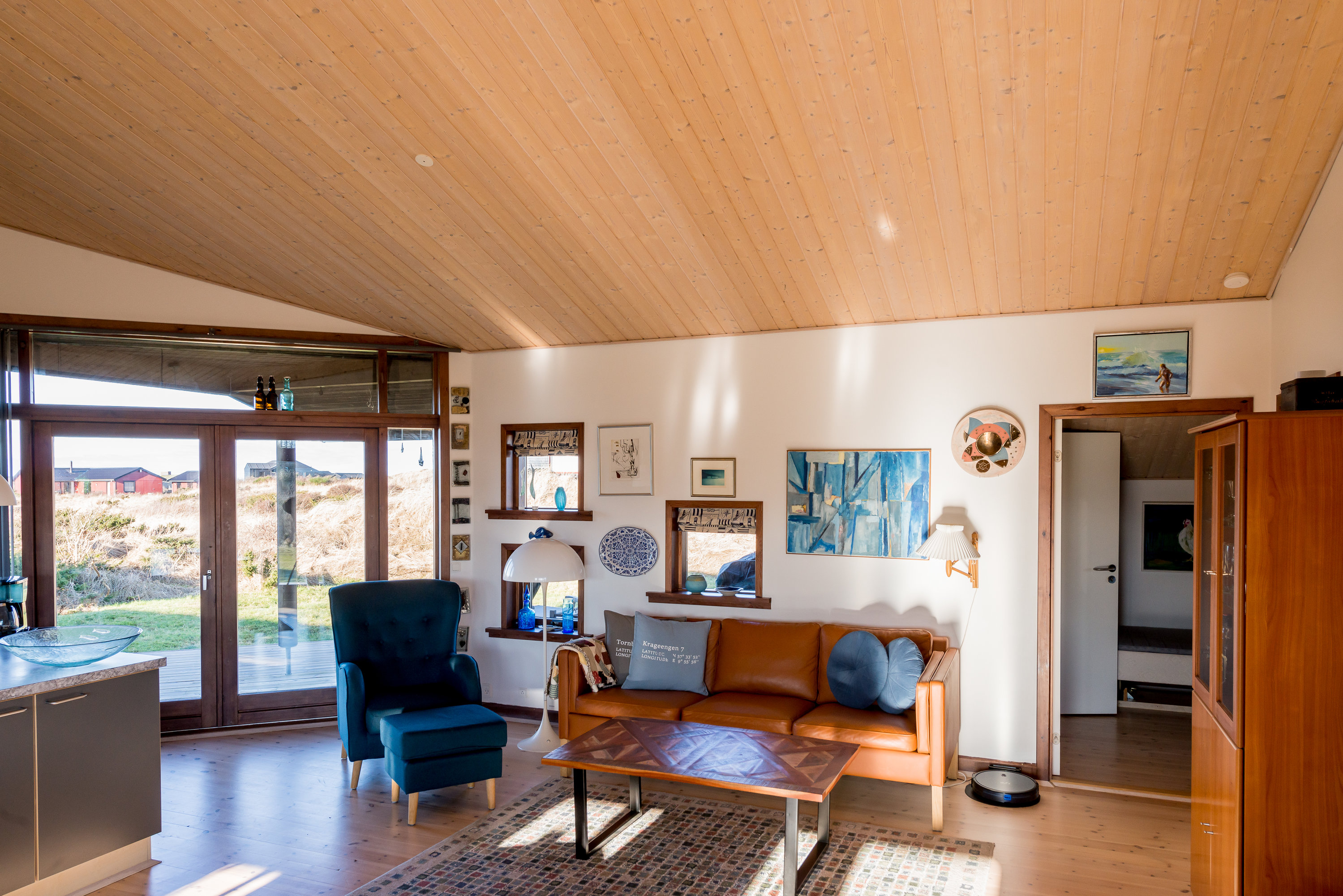 Fremhævet køkken-alrum billede i fuldskærmstilstand. Billede af Krageengen 7, Tornby, 9850 Hirtshals