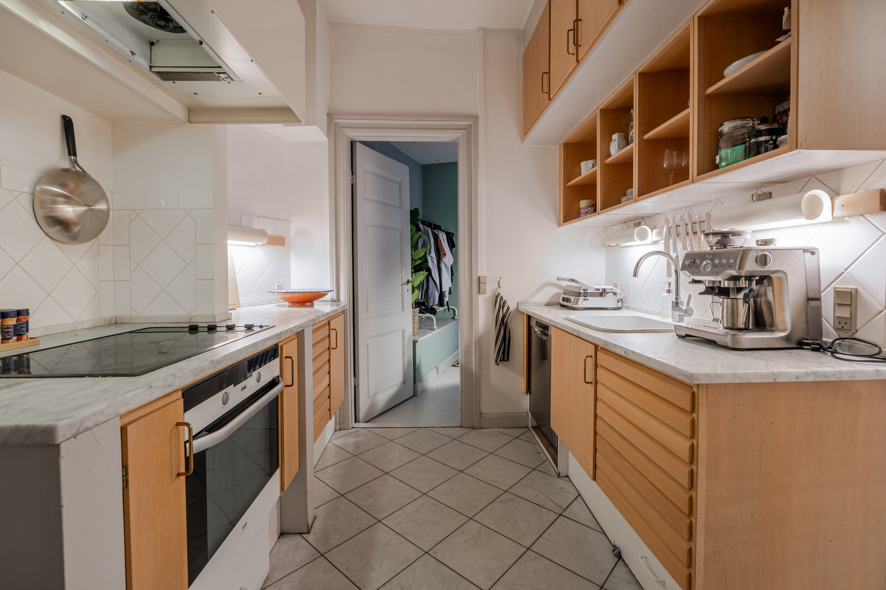 Fremhævet køkken billede i fuldskærmstilstand. Billede af Nyhavn 23, 1., 1051 København K