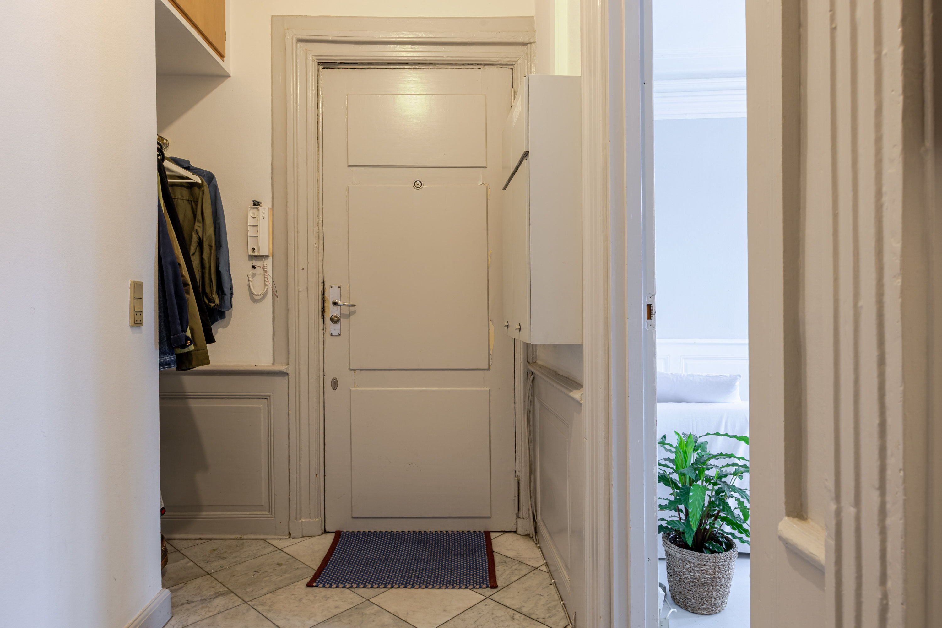 Fremhævet entré billede i fuldskærmstilstand. Billede af Nyhavn 23, 1., 1051 København K