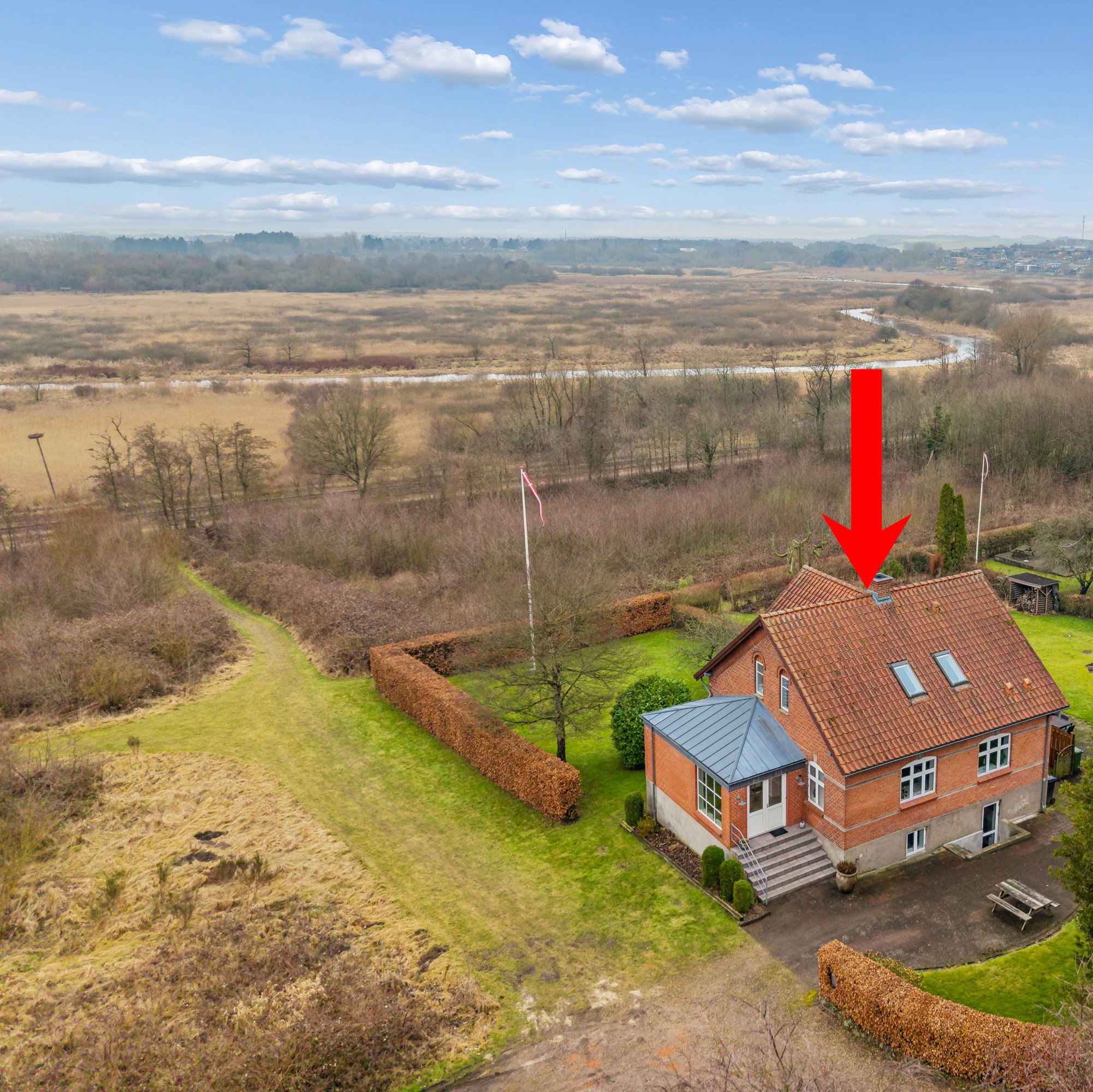 Fremhævet luftfoto billede i fuldskærmstilstand. Billede af Kirkebakken 8, 7800 Skive