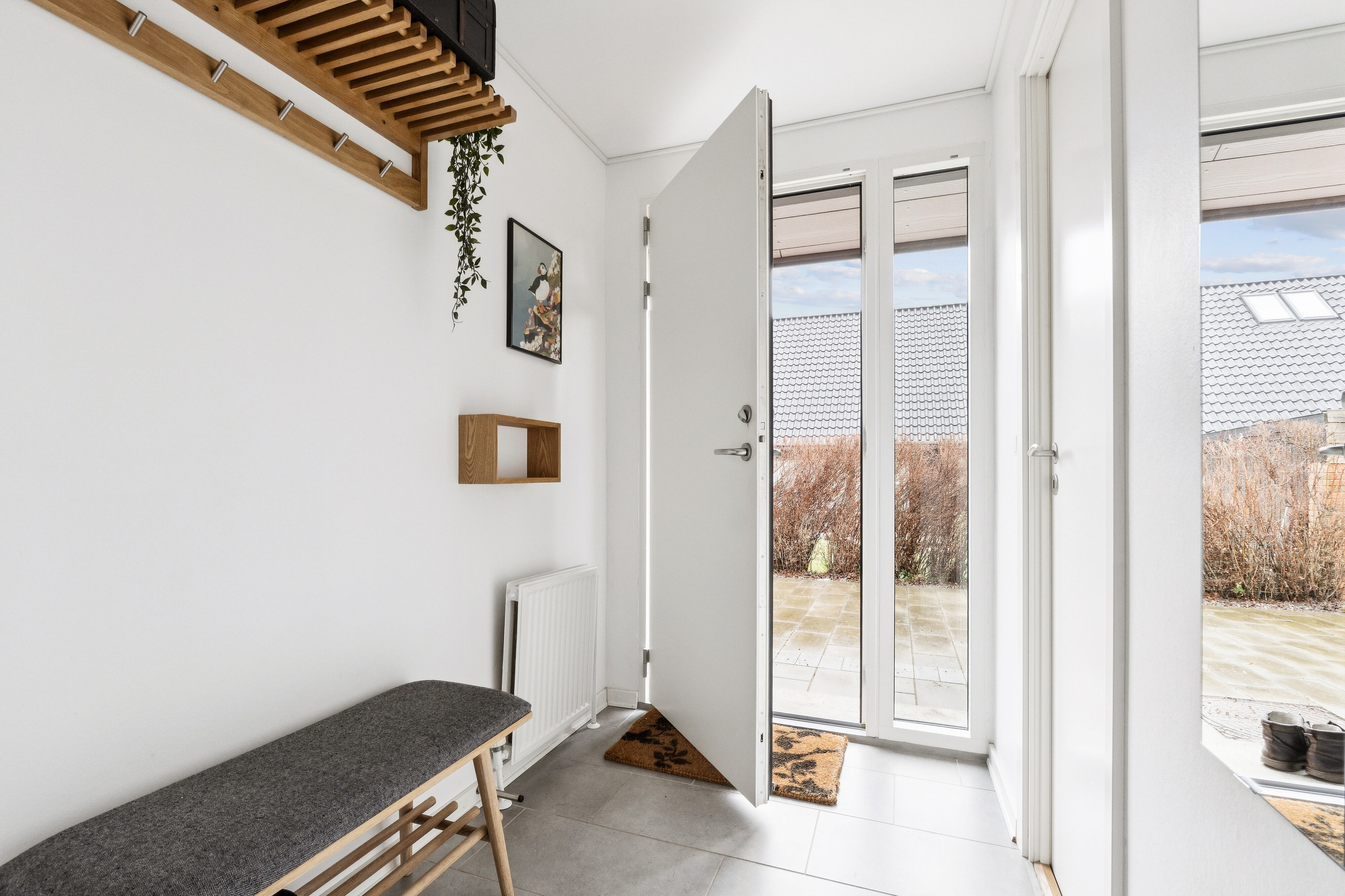 Fremhævet entré billede i fuldskærmstilstand. Billede af Rosendalvej 3, Stavtrup, 8260 Viby J