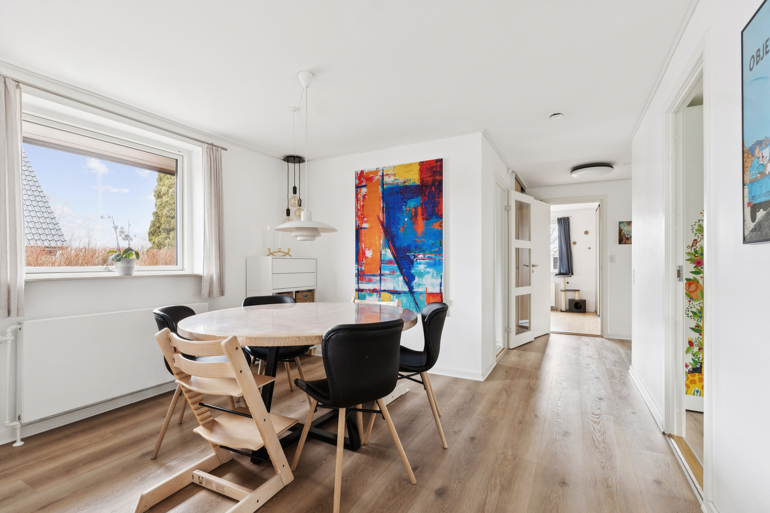 Fremhævet køkken/alrum billede i fuldskærmstilstand. Billede af Rosendalvej 3, Stavtrup, 8260 Viby J