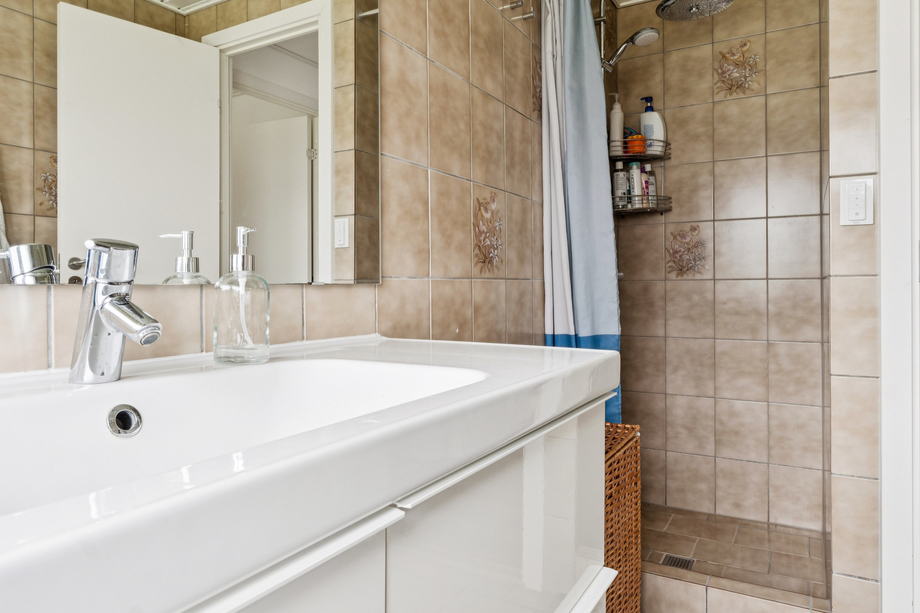 Fremhævet badeværelse billede i fuldskærmstilstand. Billede af Rosendalvej 3, Stavtrup, 8260 Viby J