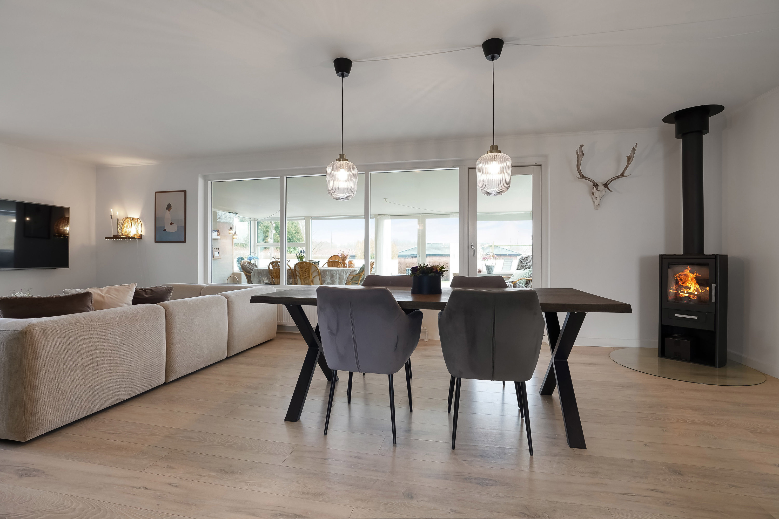 Fremhævet stue billede i fuldskærmstilstand. Billede af Toftevej 15, Gelsted, 5591 Gelsted