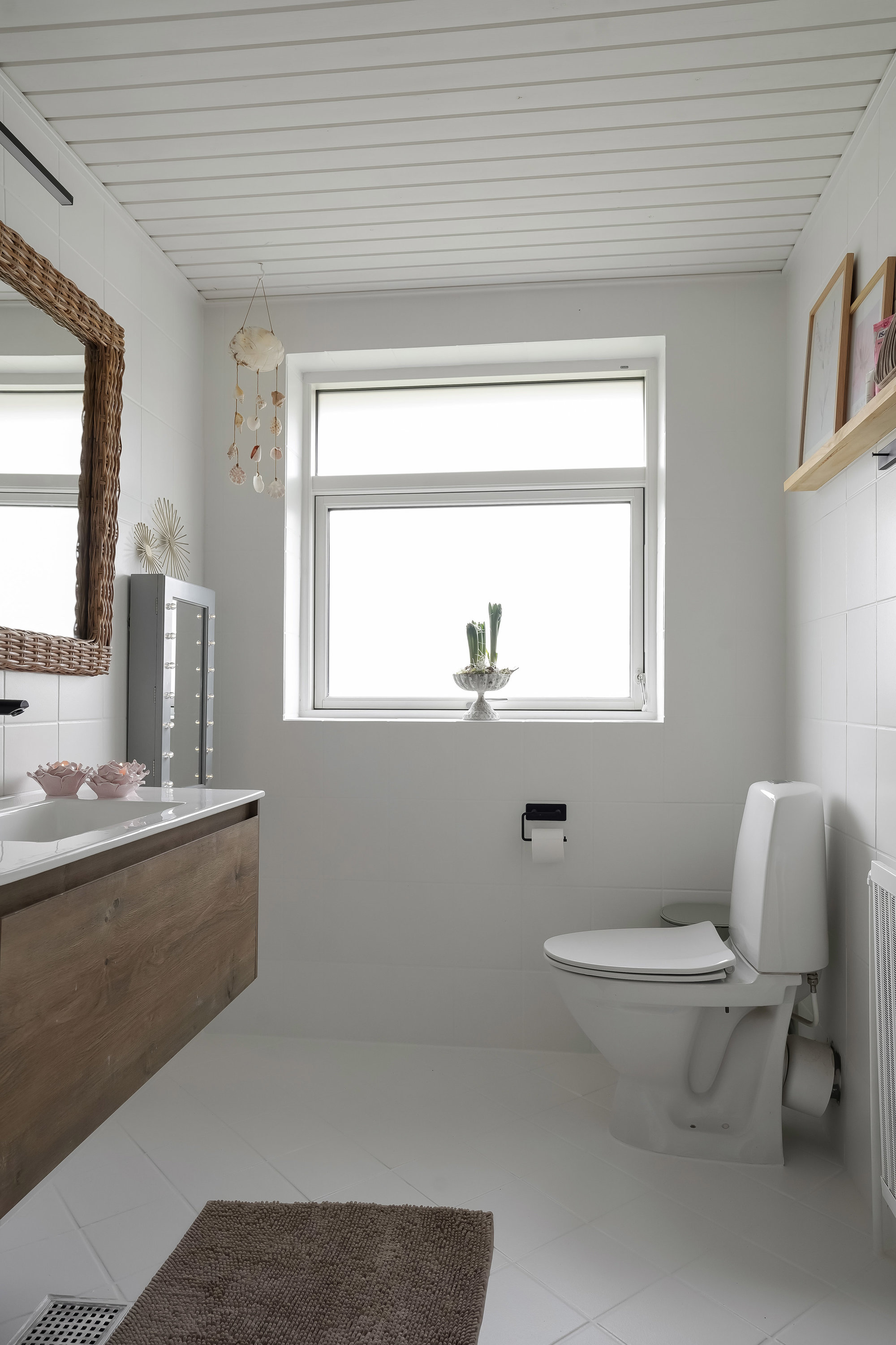 Fremhævet toilet billede i fuldskærmstilstand. Billede af Toftevej 15, Gelsted, 5591 Gelsted