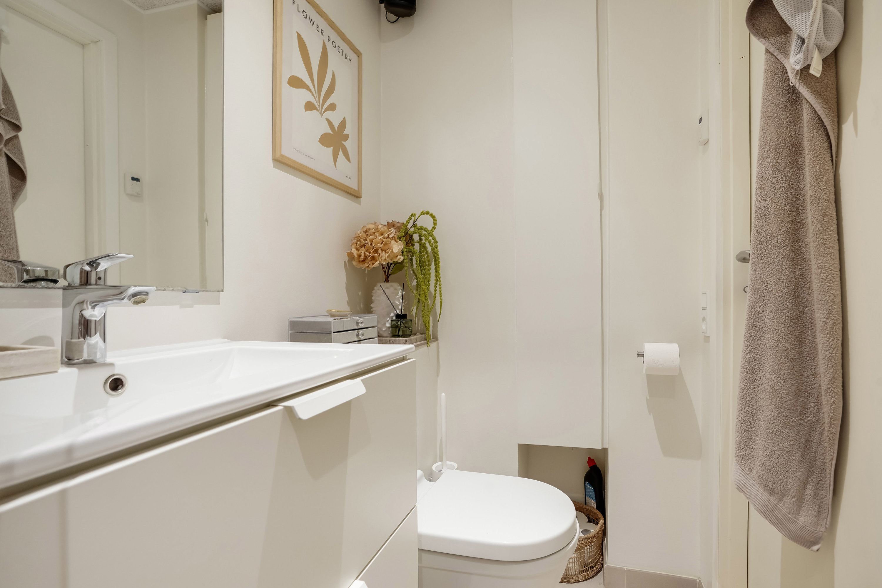 Fremhævet toilet billede i fuldskærmstilstand. Billede af Bogensevej 38B, st.., Næsby, 5270 Odense N