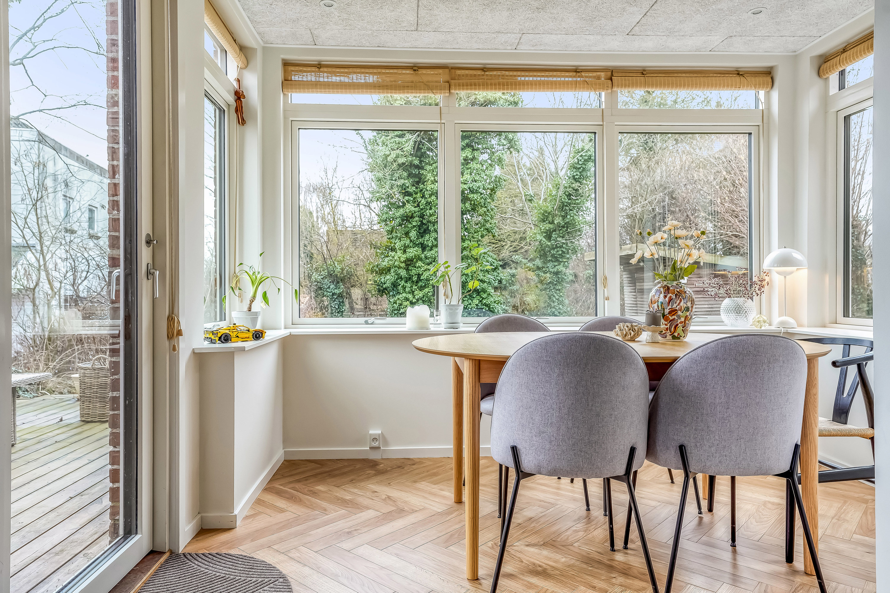 Fremhævet stue billede i fuldskærmstilstand. Billede af Bogensevej 38B, st.., Næsby, 5270 Odense N