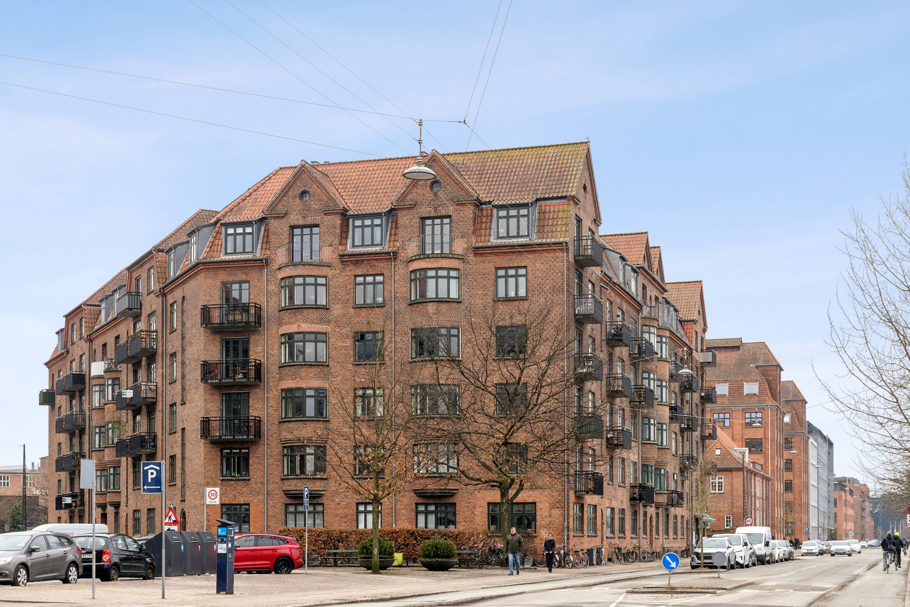 Fremhævet facade billede i fuldskærmstilstand. Billede af Snorresgade 2, 3. tv., 2300 København S