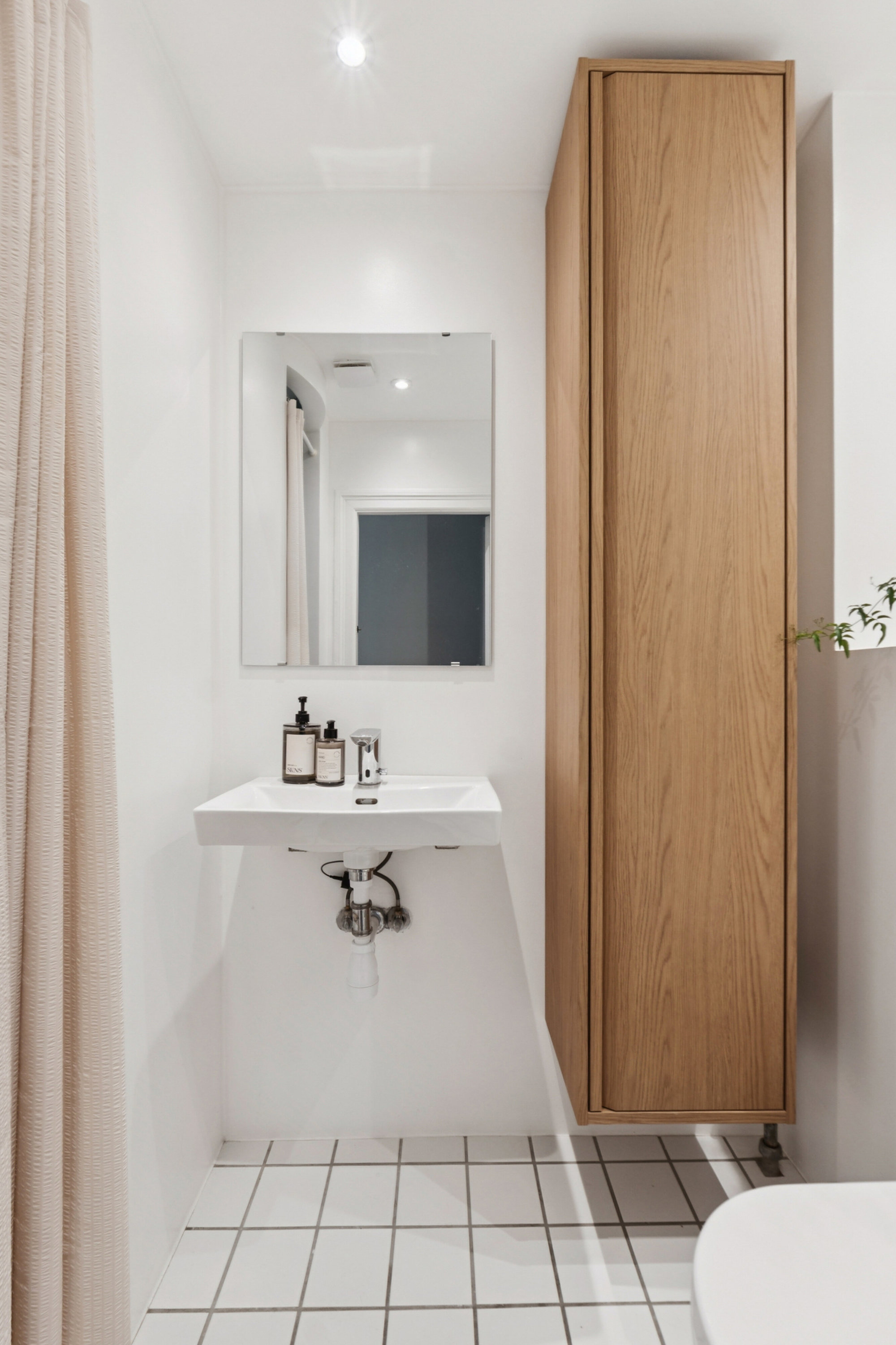 Fremhævet badeværelse billede i fuldskærmstilstand. Billede af Snorresgade 2, 3. tv., 2300 København S