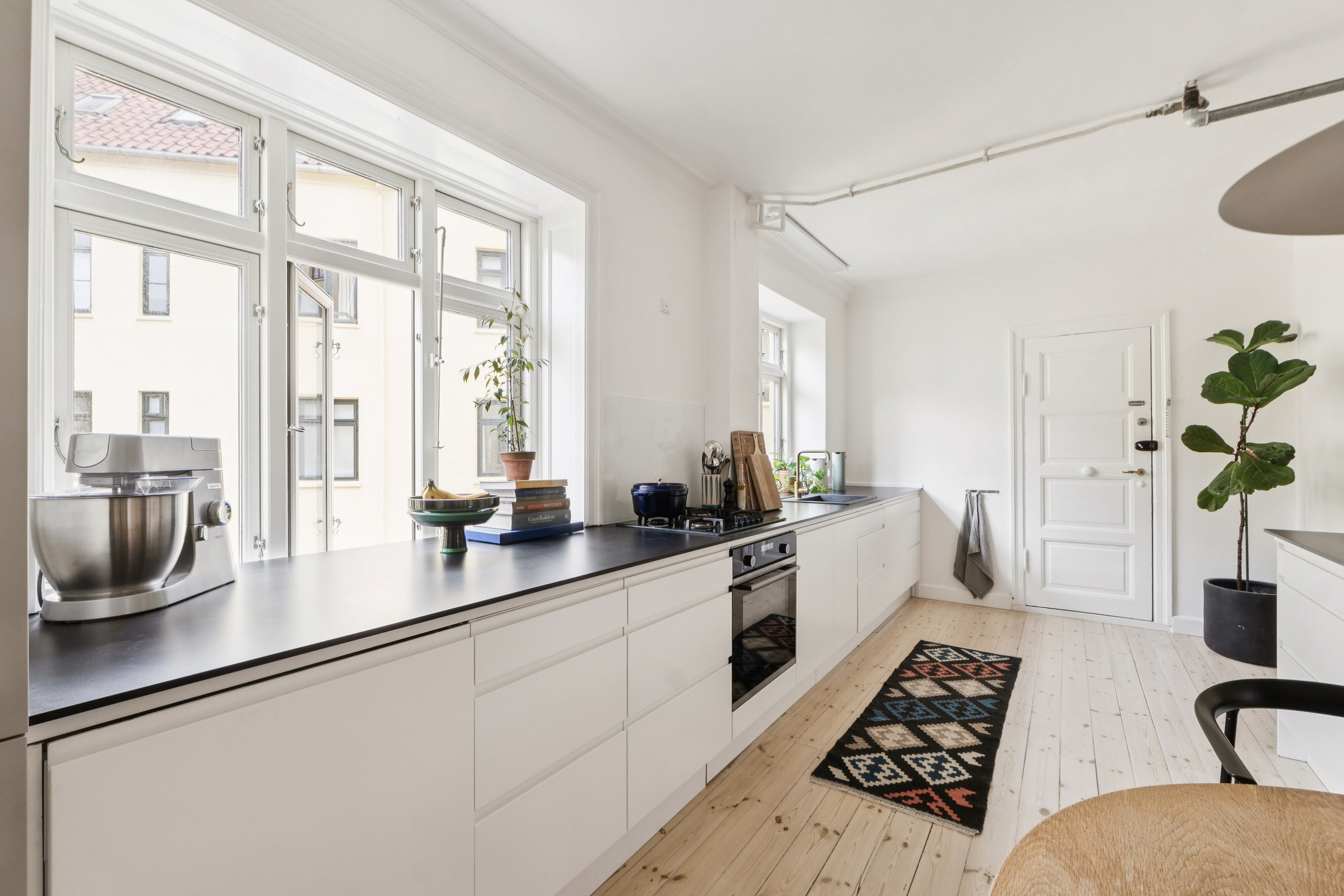 Fremhævet køkken billede i fuldskærmstilstand. Billede af Snorresgade 2, 3. tv., 2300 København S