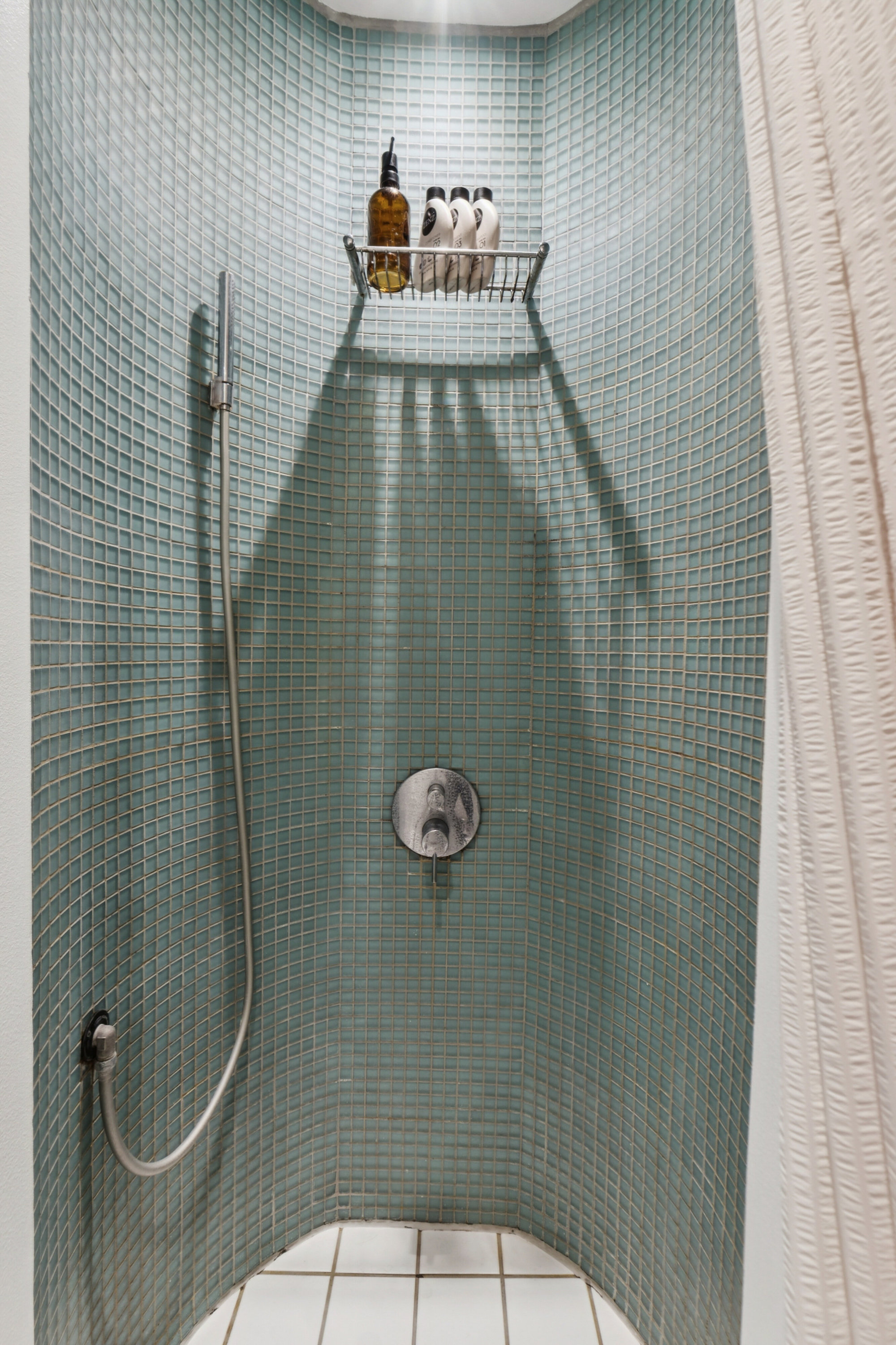 Fremhævet badeværelse billede i fuldskærmstilstand. Billede af Snorresgade 2, 3. tv., 2300 København S