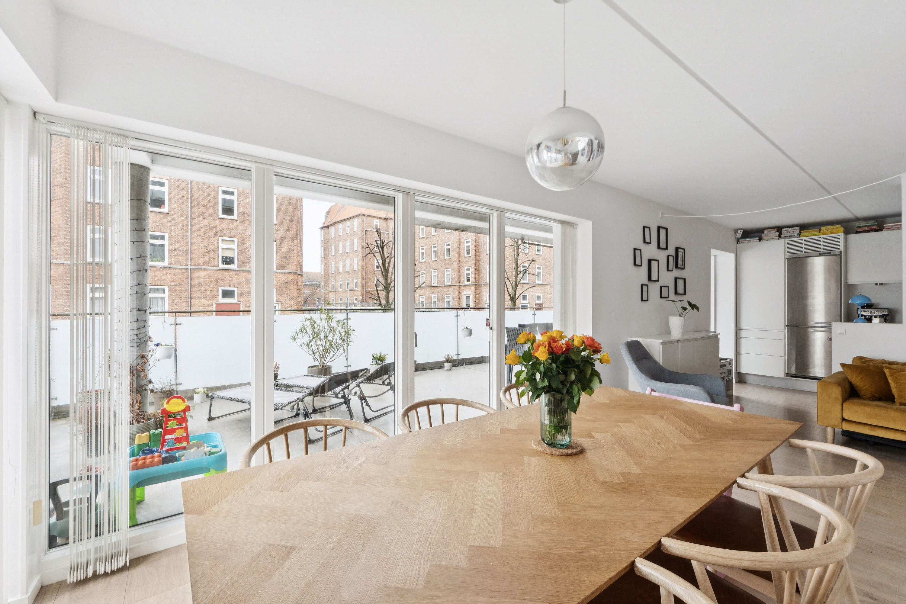 Fremhævet spisestue billede i fuldskærmstilstand. Billede af Lyneborggade 27, st.. tv., 2300 København S