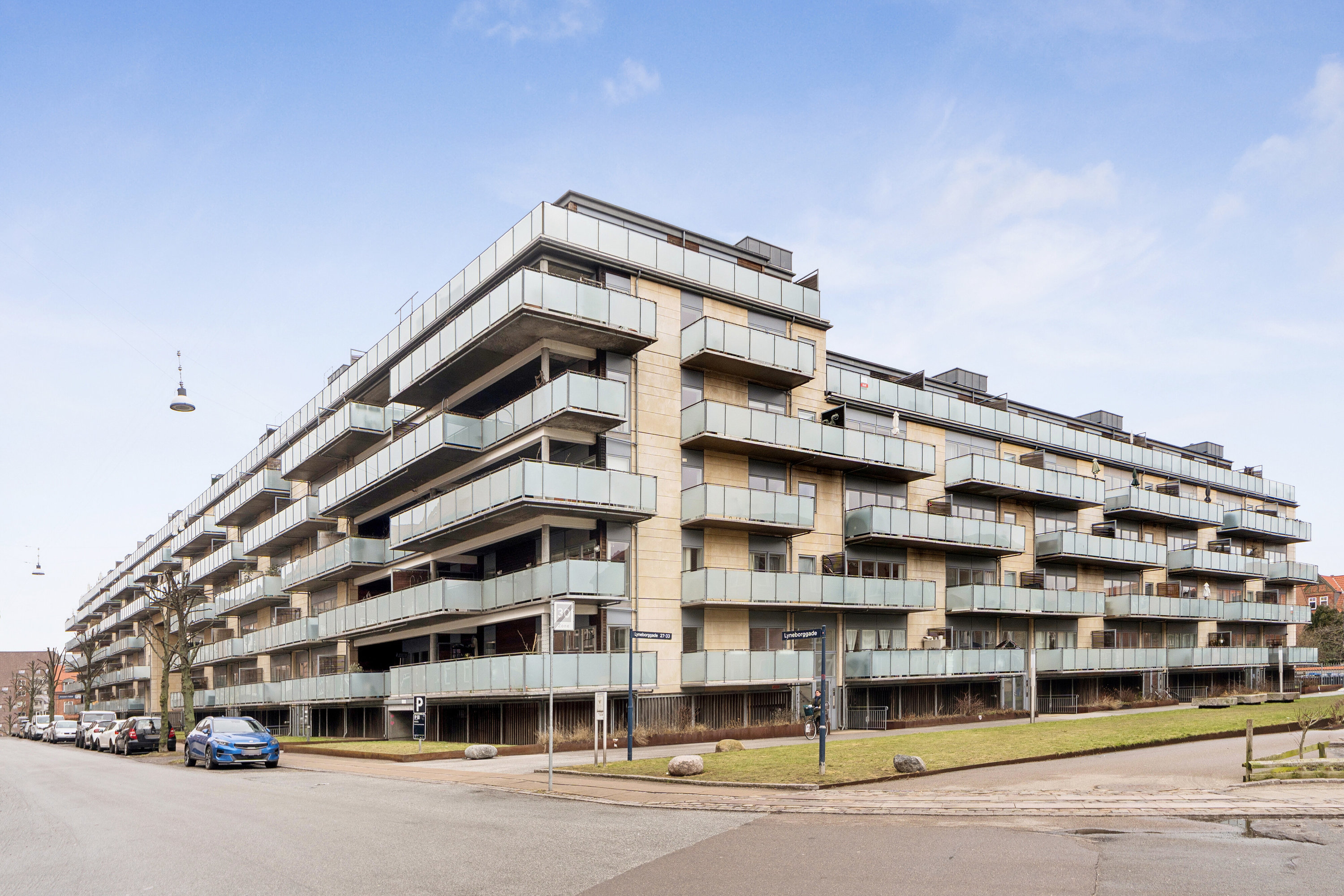 Fremhævet facade billede i fuldskærmstilstand. Billede af Lyneborggade 27, st.. tv., 2300 København S