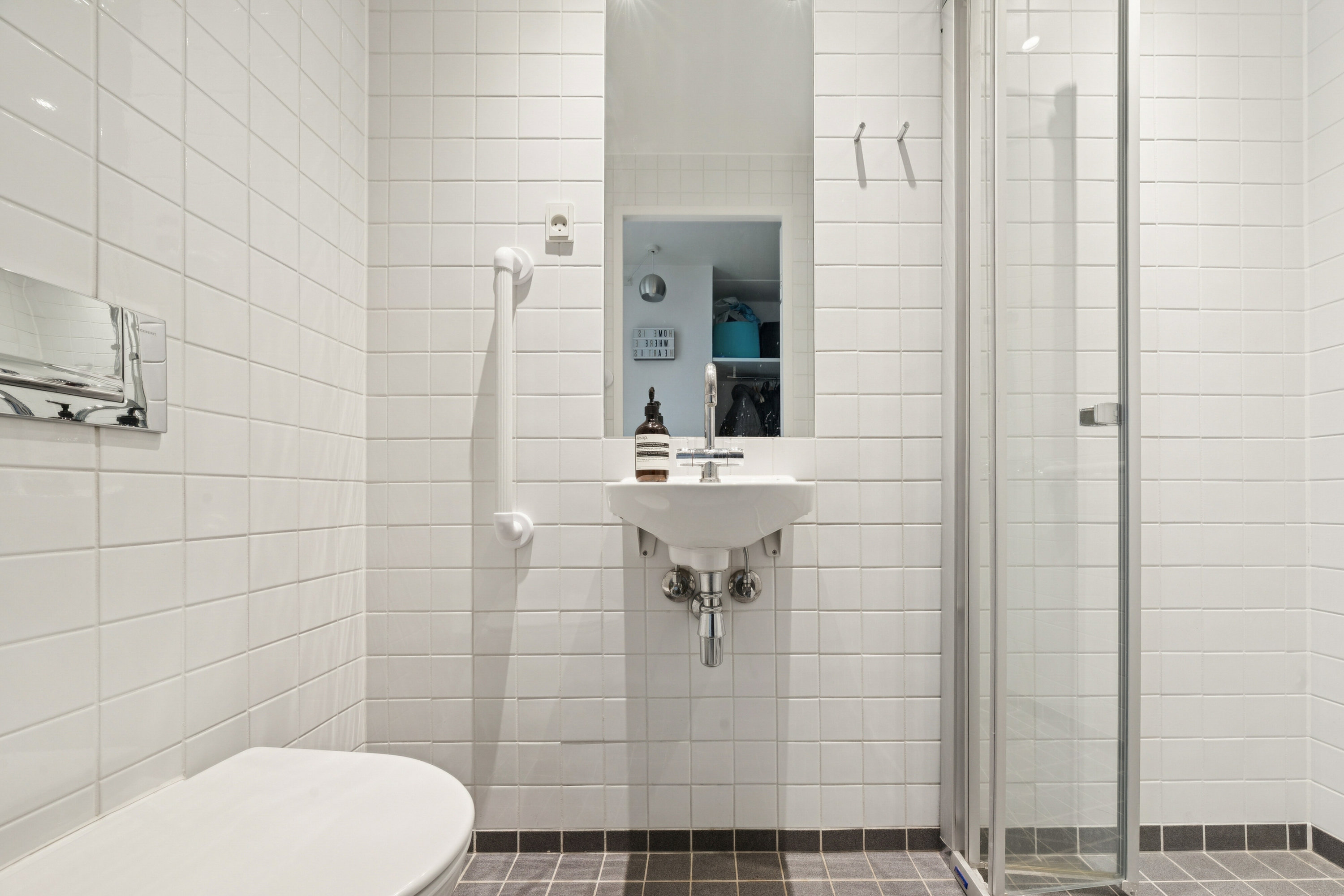 Fremhævet badeværelse billede i fuldskærmstilstand. Billede af Klaksvigsgade 7, 5. tv., 2300 København S