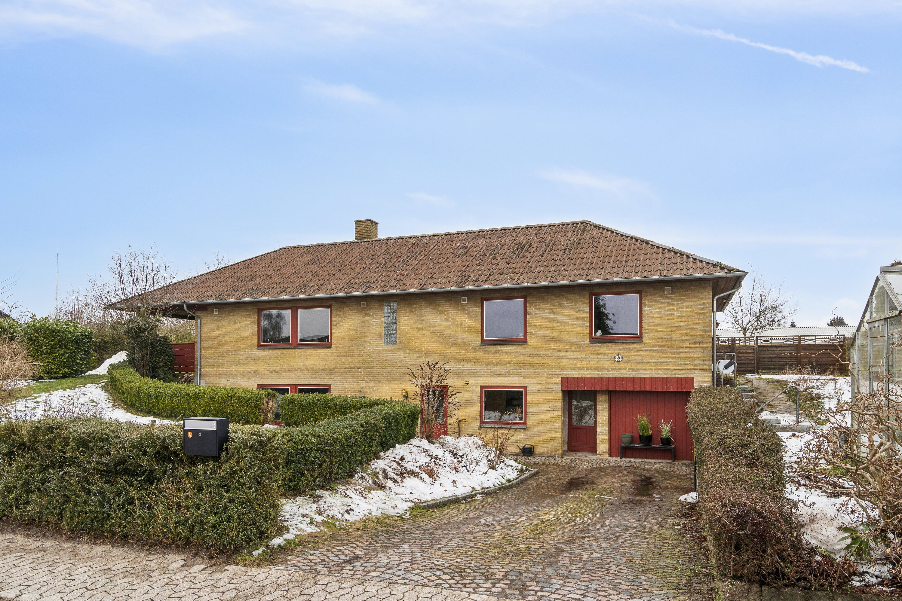 Fremhævet set fra vejen billede i fuldskærmstilstand. Billede af Rødkælkevej 3, 4250 Fuglebjerg