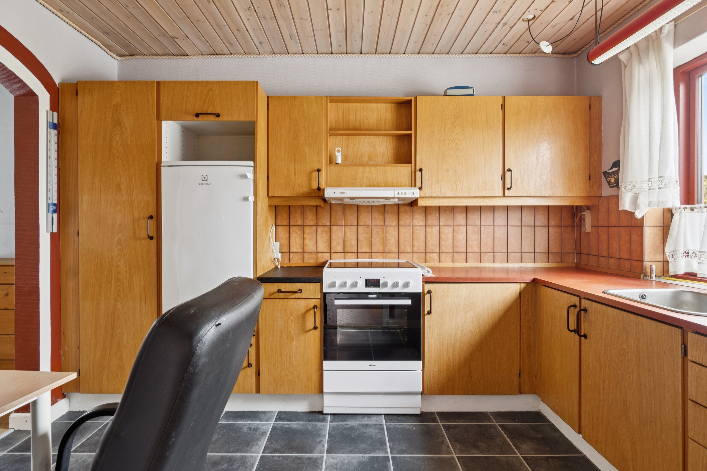 Fremhævet køkken billede i fuldskærmstilstand. Billede af Smedevej 2, 4400 Kalundborg