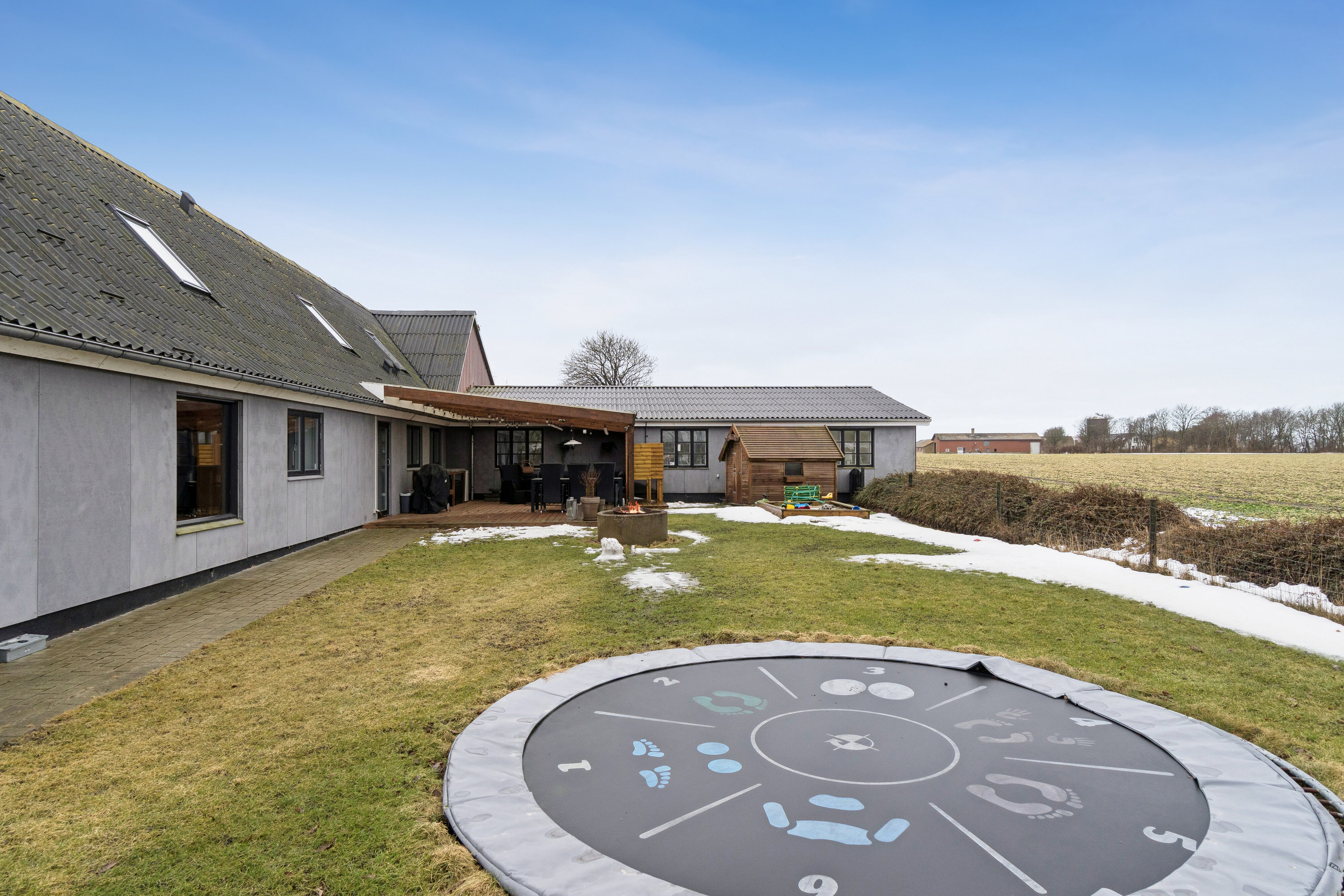 Fremhævet set fra haven billede i fuldskærmstilstand. Billede af Kjelstrupvej 1, Kjelstrup, 7700 Thisted