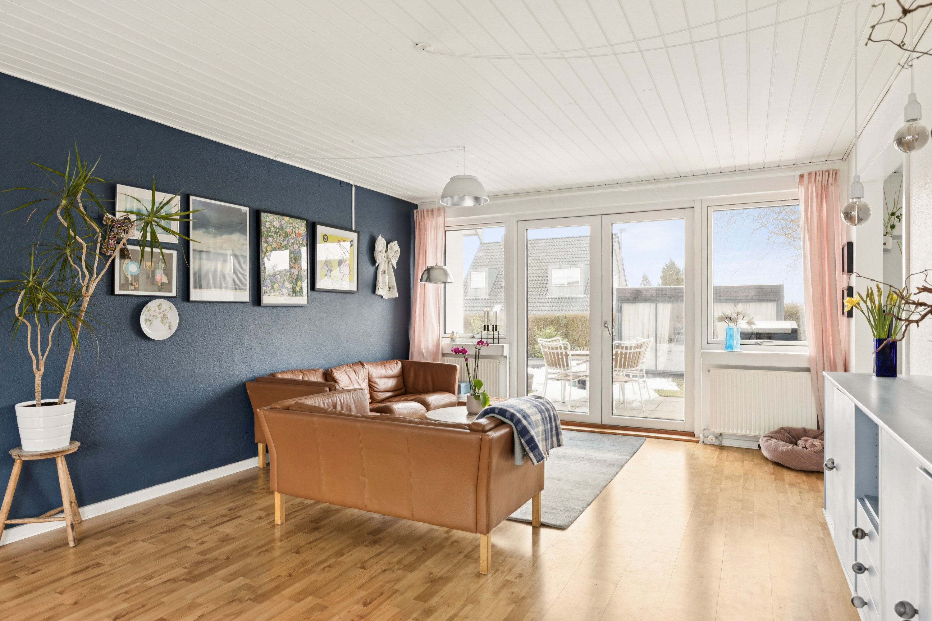 Fremhævet stue billede i fuldskærmstilstand. Billede af Topasvej 3, 8541 Skødstrup