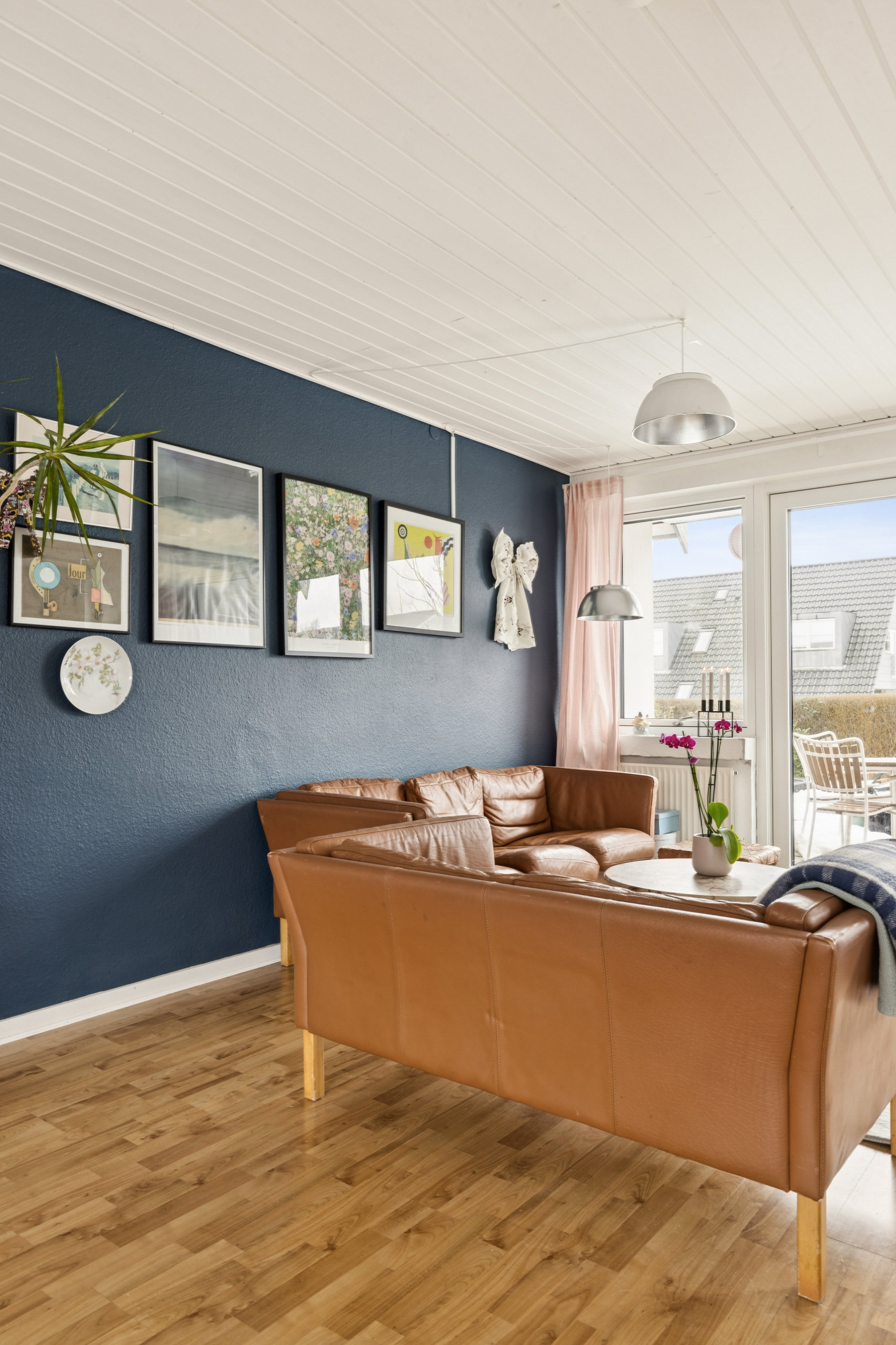 Fremhævet stue billede i fuldskærmstilstand. Billede af Topasvej 3, 8541 Skødstrup