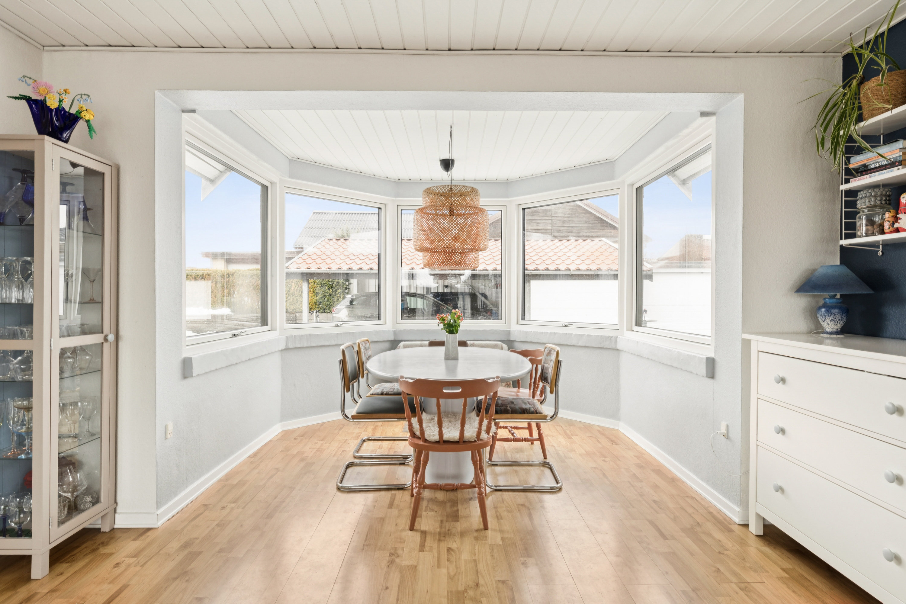 Fremhævet stue billede i fuldskærmstilstand. Billede af Topasvej 3, 8541 Skødstrup