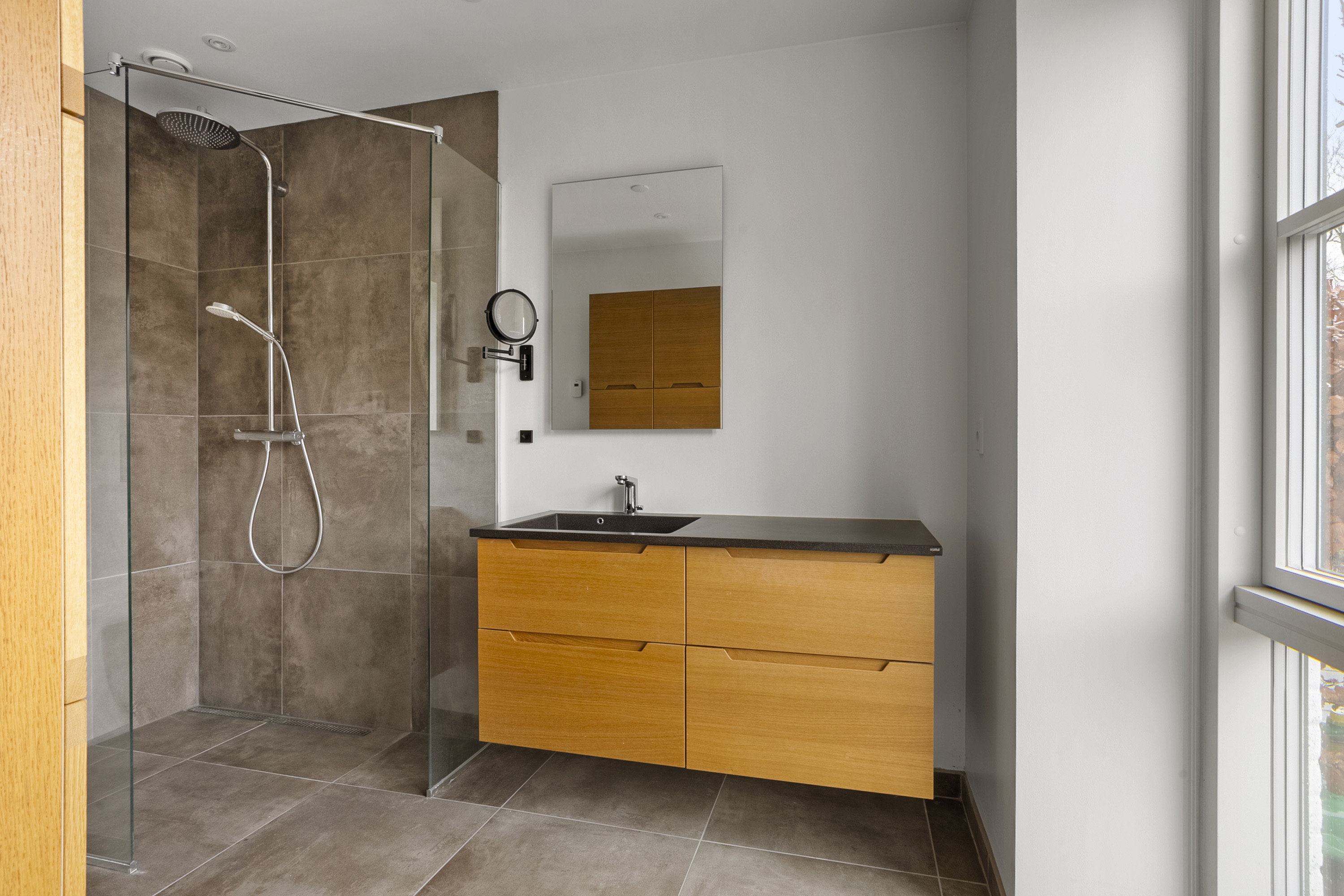 Fremhævet badeværelse billede i fuldskærmstilstand. Billede af Aastrupvej 11C, st.. th., 6100 Haderslev