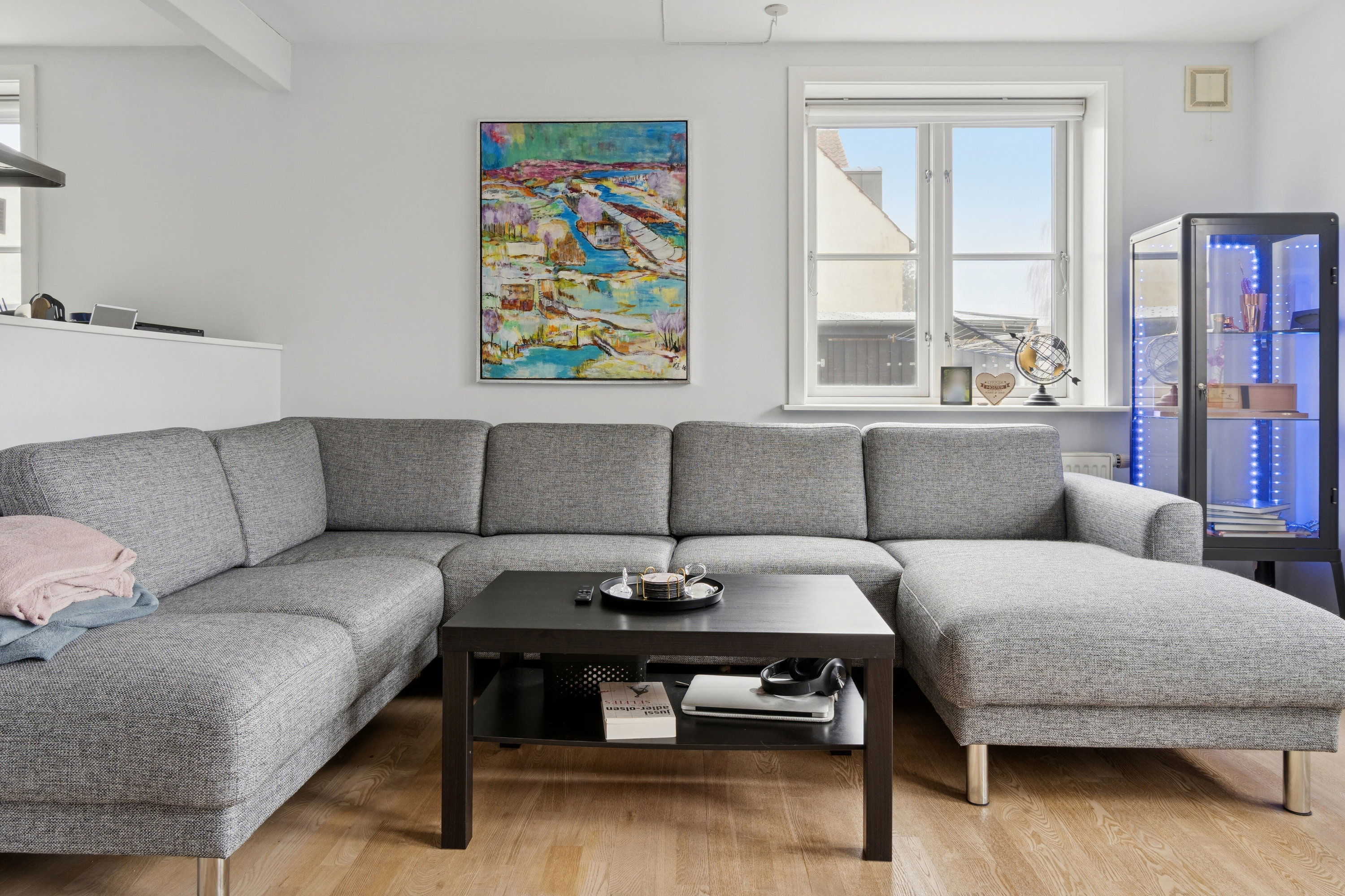 Fremhævet stue billede i fuldskærmstilstand. Billede af Østergade 62D, Rønne, 3700 Rønne