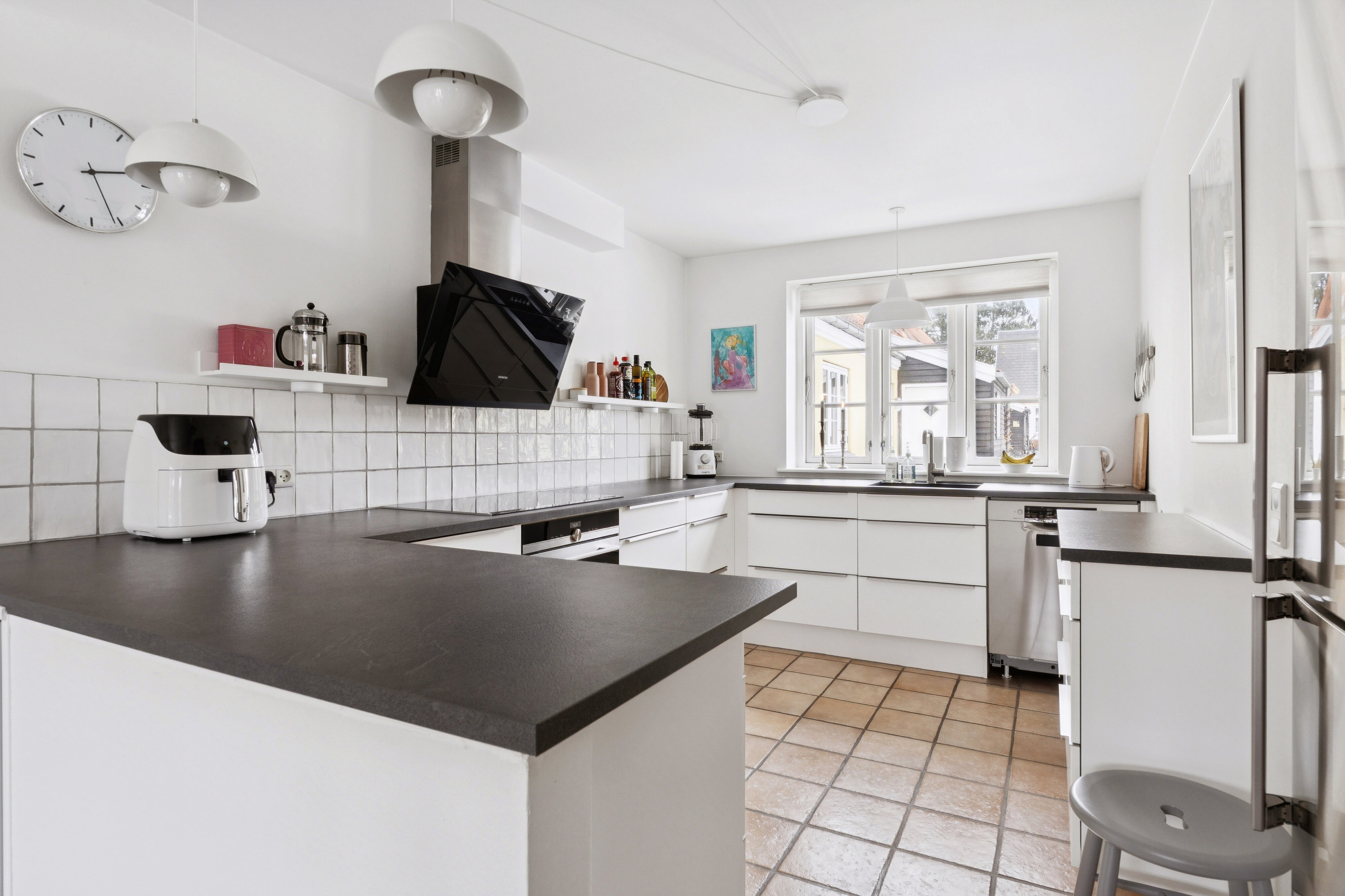 Fremhævet køkken billede i fuldskærmstilstand. Billede af Mejerihusene 1, 2600 Glostrup