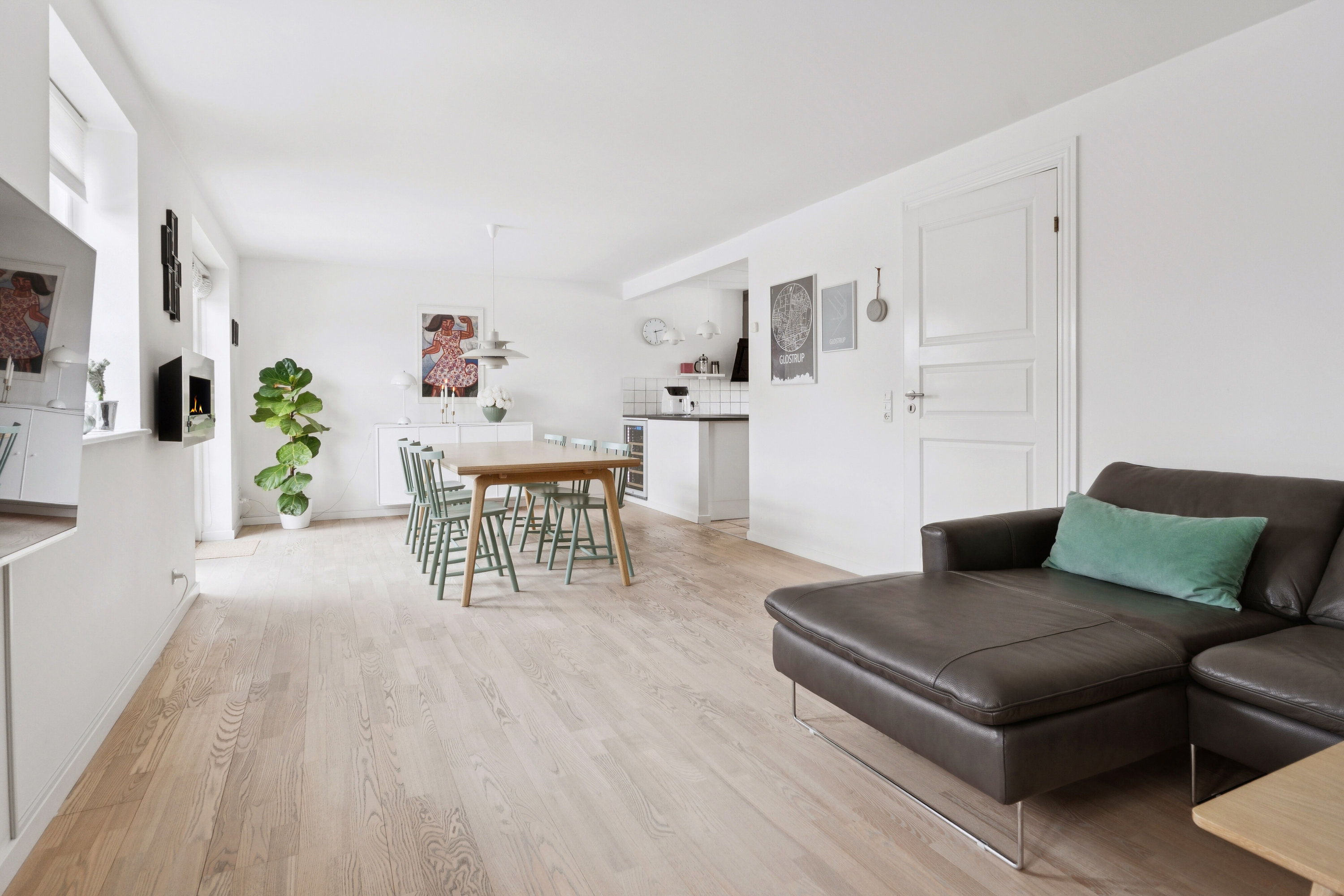 Fremhævet stue billede i fuldskærmstilstand. Billede af Mejerihusene 1, 2600 Glostrup