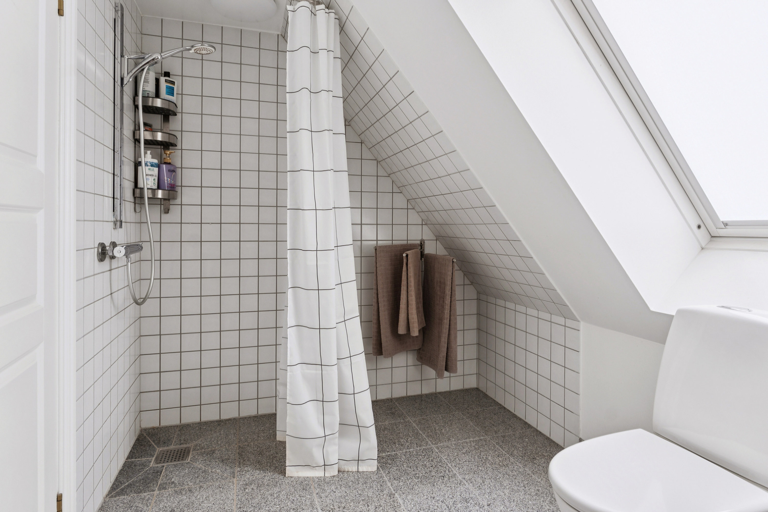 Fremhævet badeværelse billede i fuldskærmstilstand. Billede af Mejerihusene 1, 2600 Glostrup